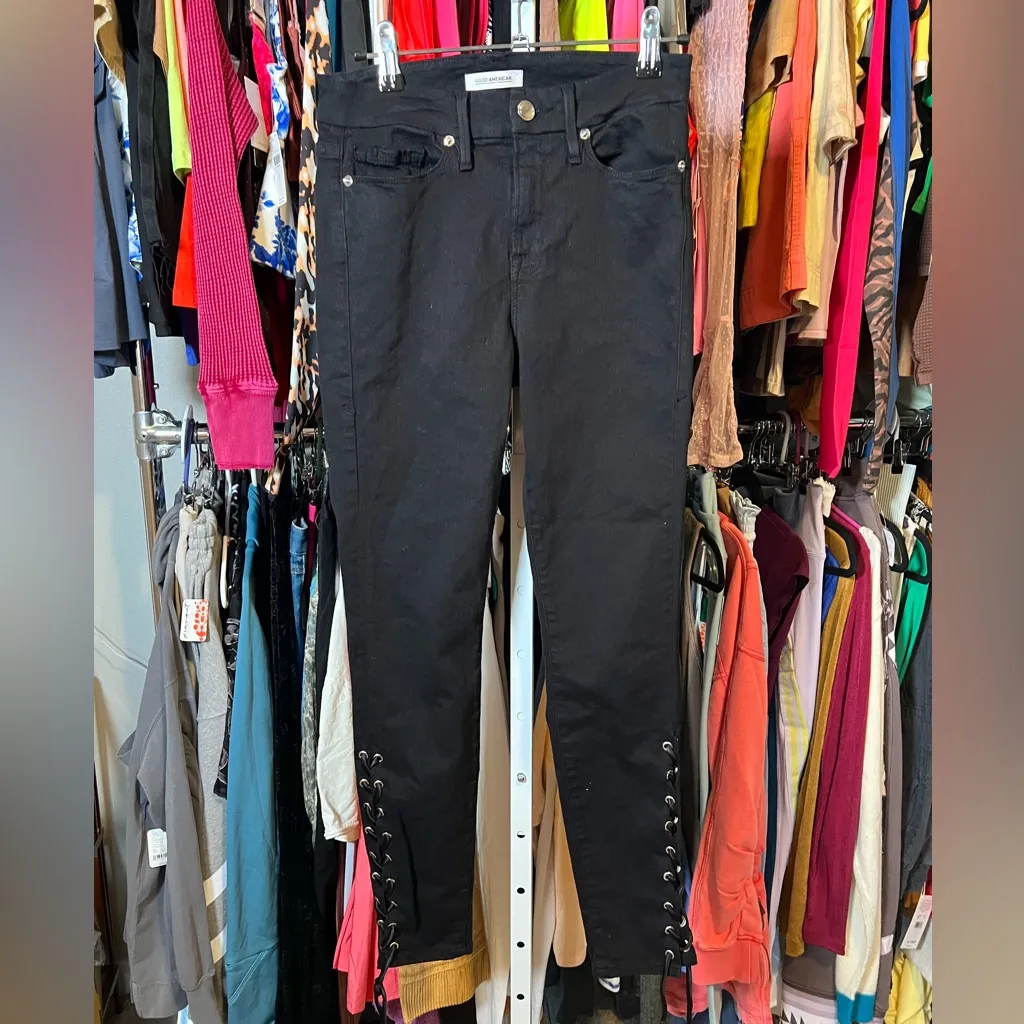 NWOT GOOD AMERICAN Black Good Legs Half Laced Up Jeans - Image 2