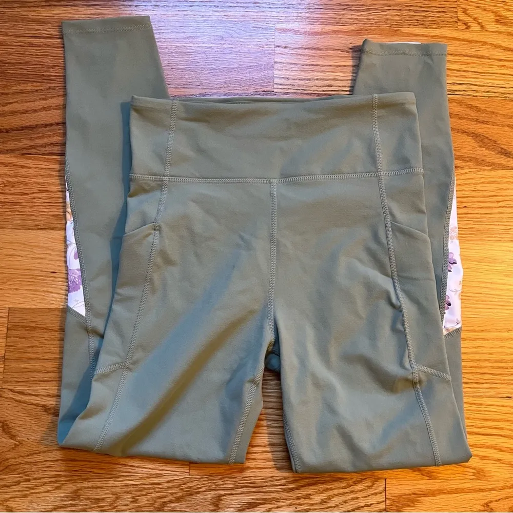 sage green and floral print leggings size XS - Image 2
