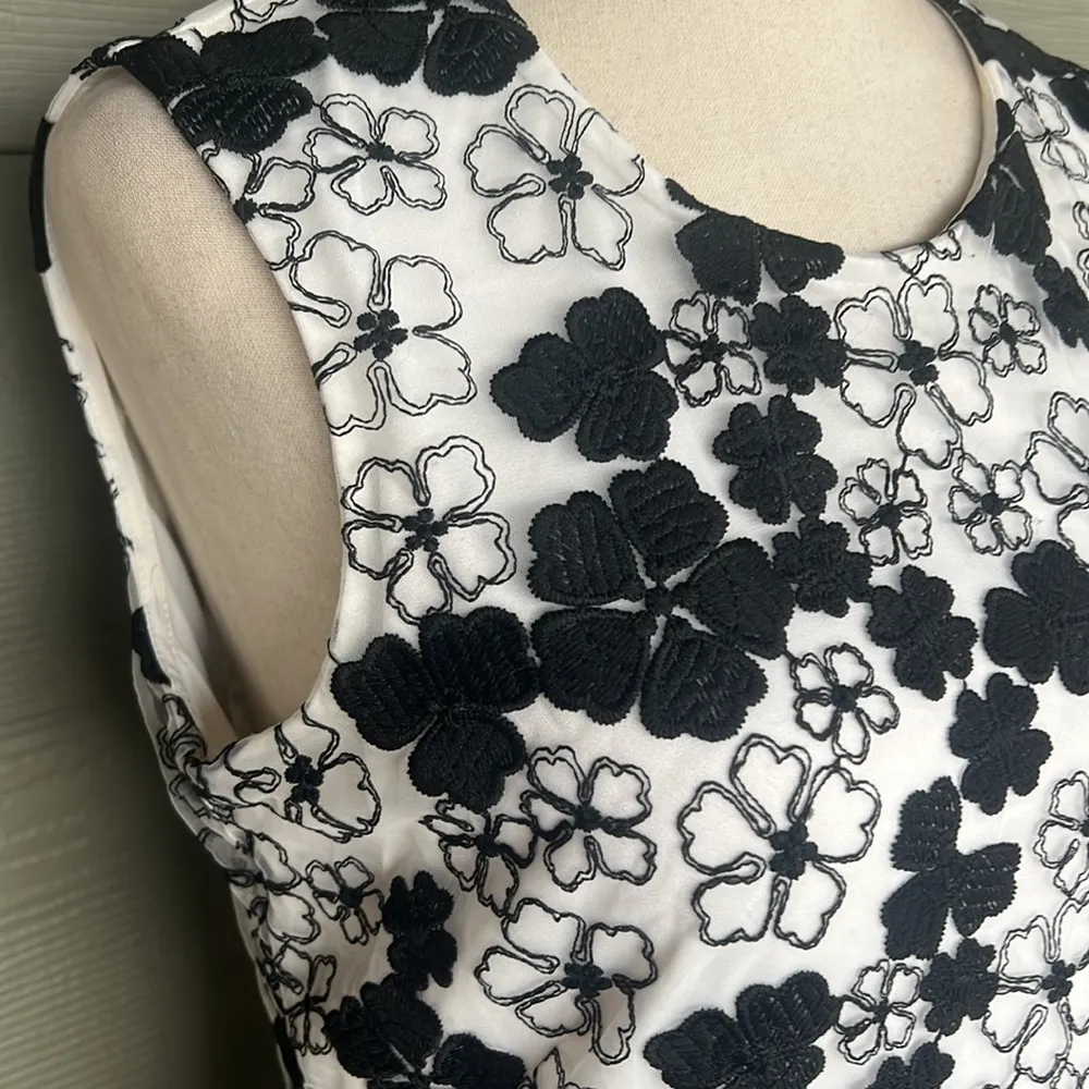 Karl Lagerfeld Sleeveless Floral Dress - Image 3