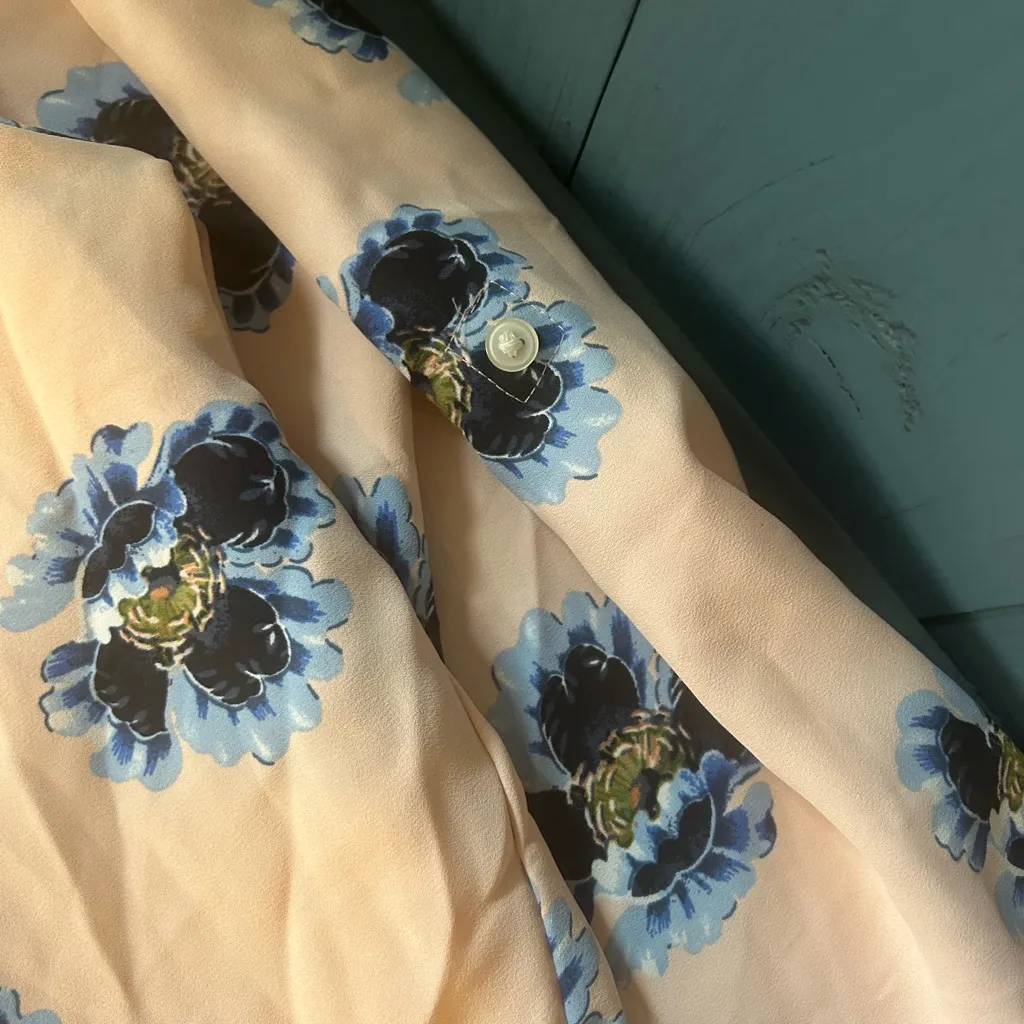 LOFT Light Pink and Blue Floral V-Neck Blouse | Women’s Size XL - Image 9