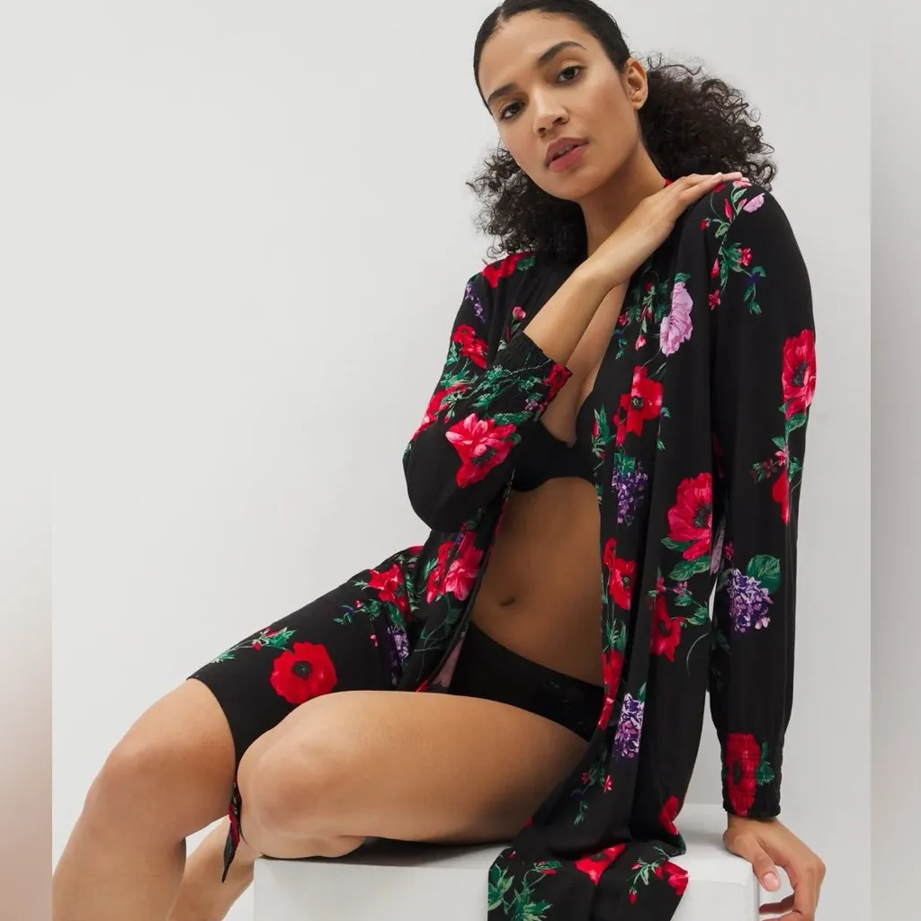 Soma Black Red Floral Short Robe Kimono Valentines Belted Pockets Long Sleeve - Image 3