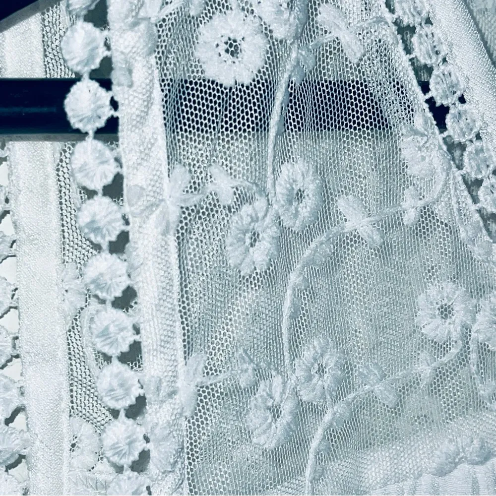 INDIGO ROSE Summer dress white with sheer lace top lined - Image 2