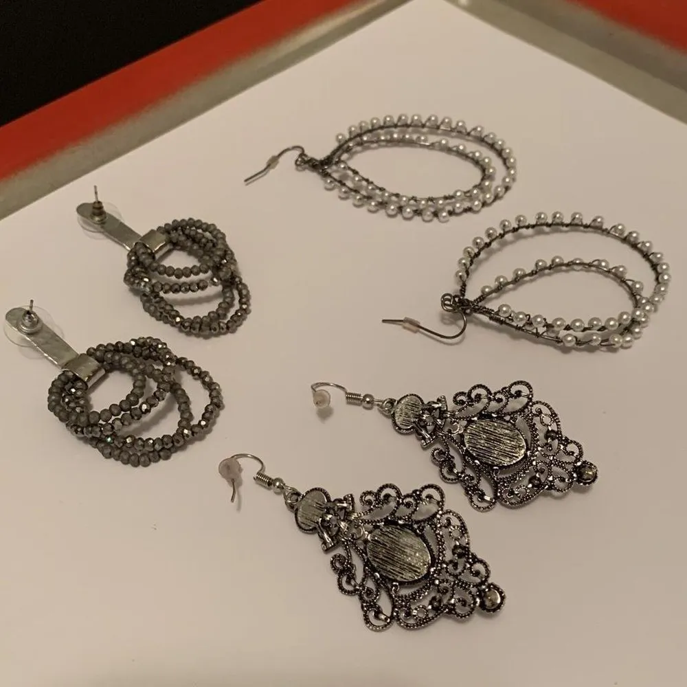 Lot Of 3 Women's Costume Earrings Pierced Dangle •• Beaded, Faux Pearl, Etc - Image 6