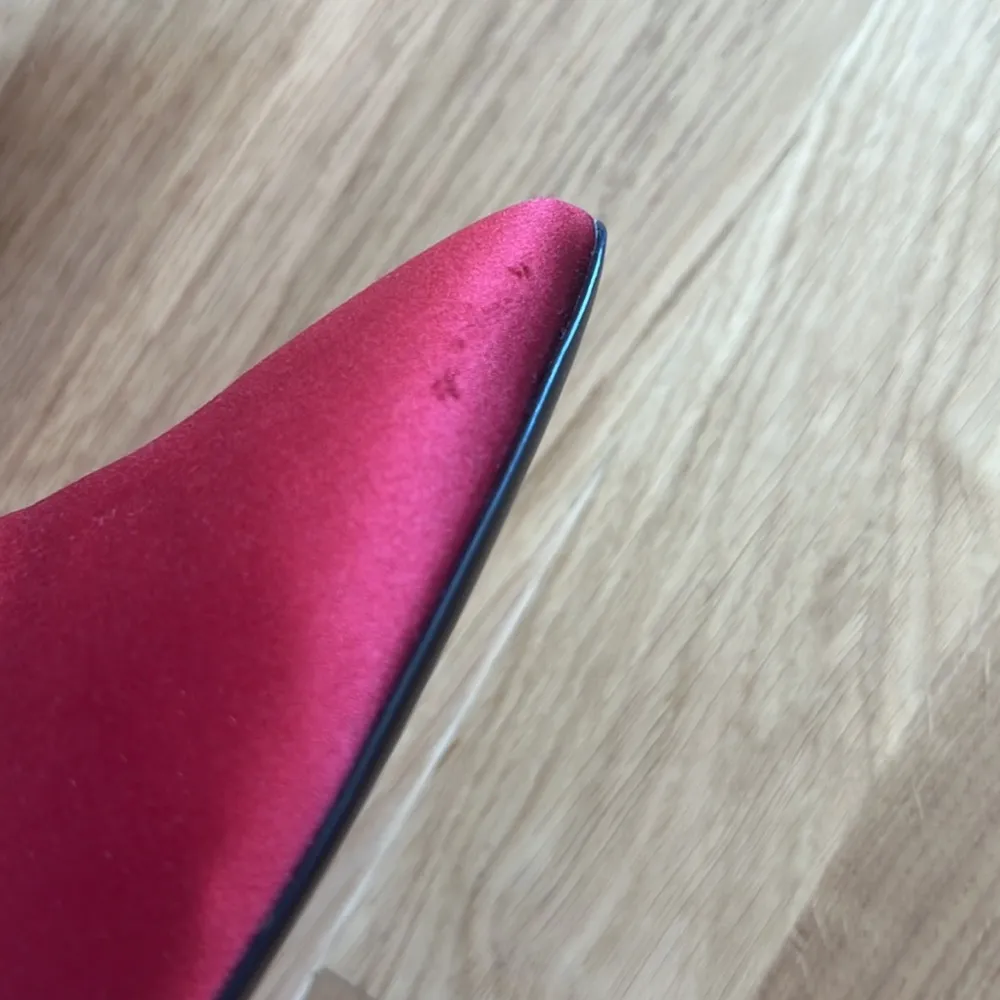 New roger vivier limited edition magenta Satin Bow d'Orsay Crystal Sphere Pump Size 6.5 - Image 3