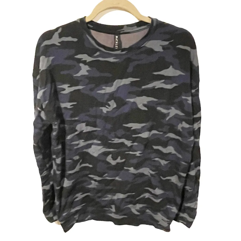 Athleta Size Small Blue Camouflage Balance Pullover Crewneck‎ Sweatshirt - Image 2