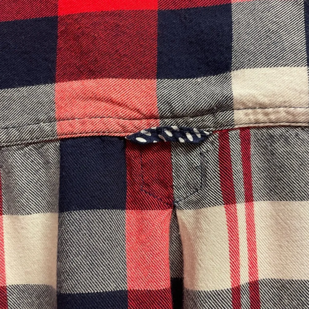 Women’s large‎ plaid button up shirt. EUC - Image 8