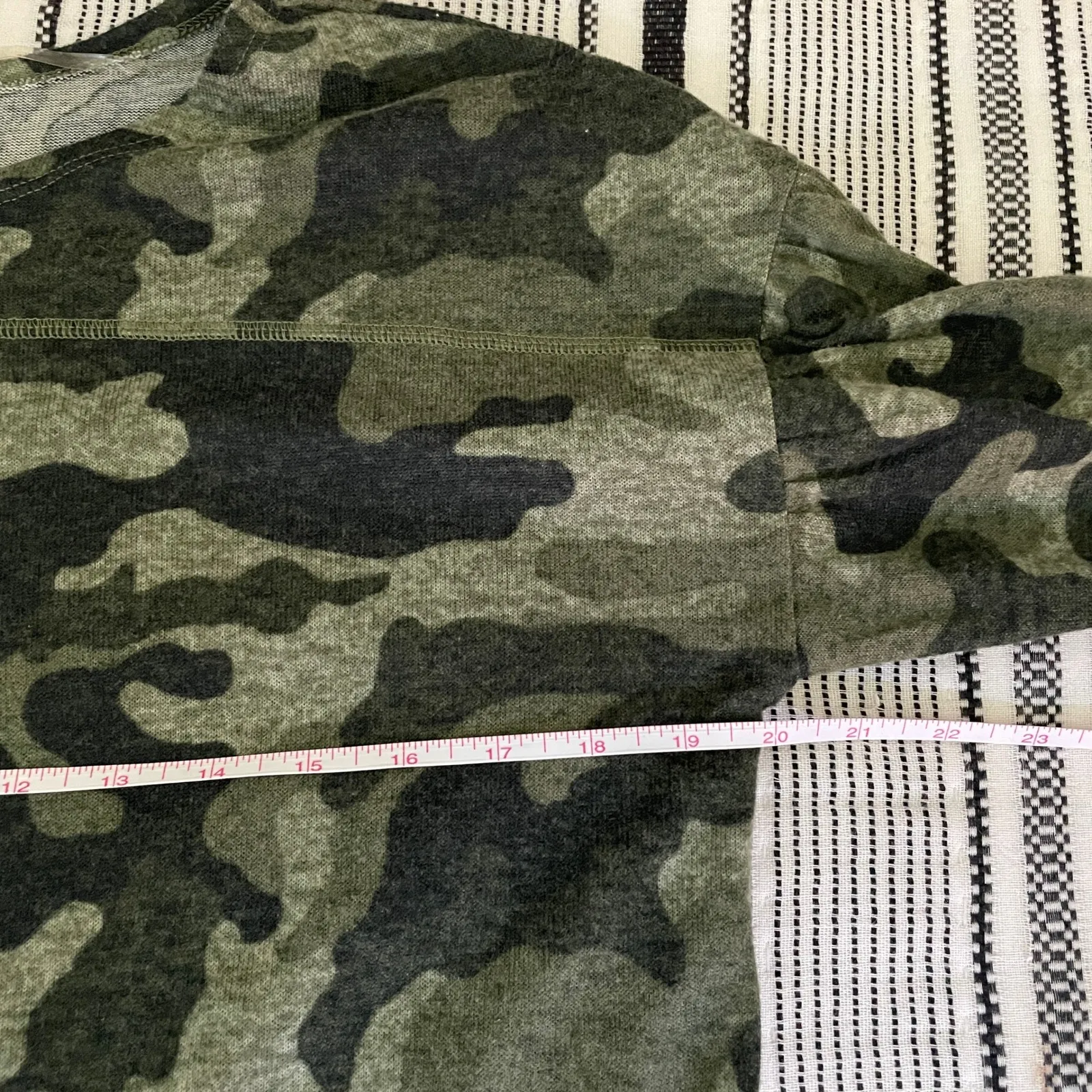 Moda Camouflage Balloon Sleeve Crewneck Sweater sz Small Casual Camo Chic Trendy - Image 5