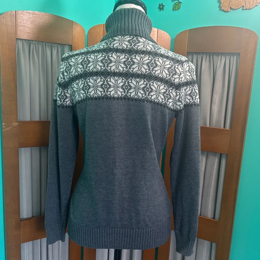 Breckenridge Gray Turtleneck Sweater with White Snowflake Design - Image 7