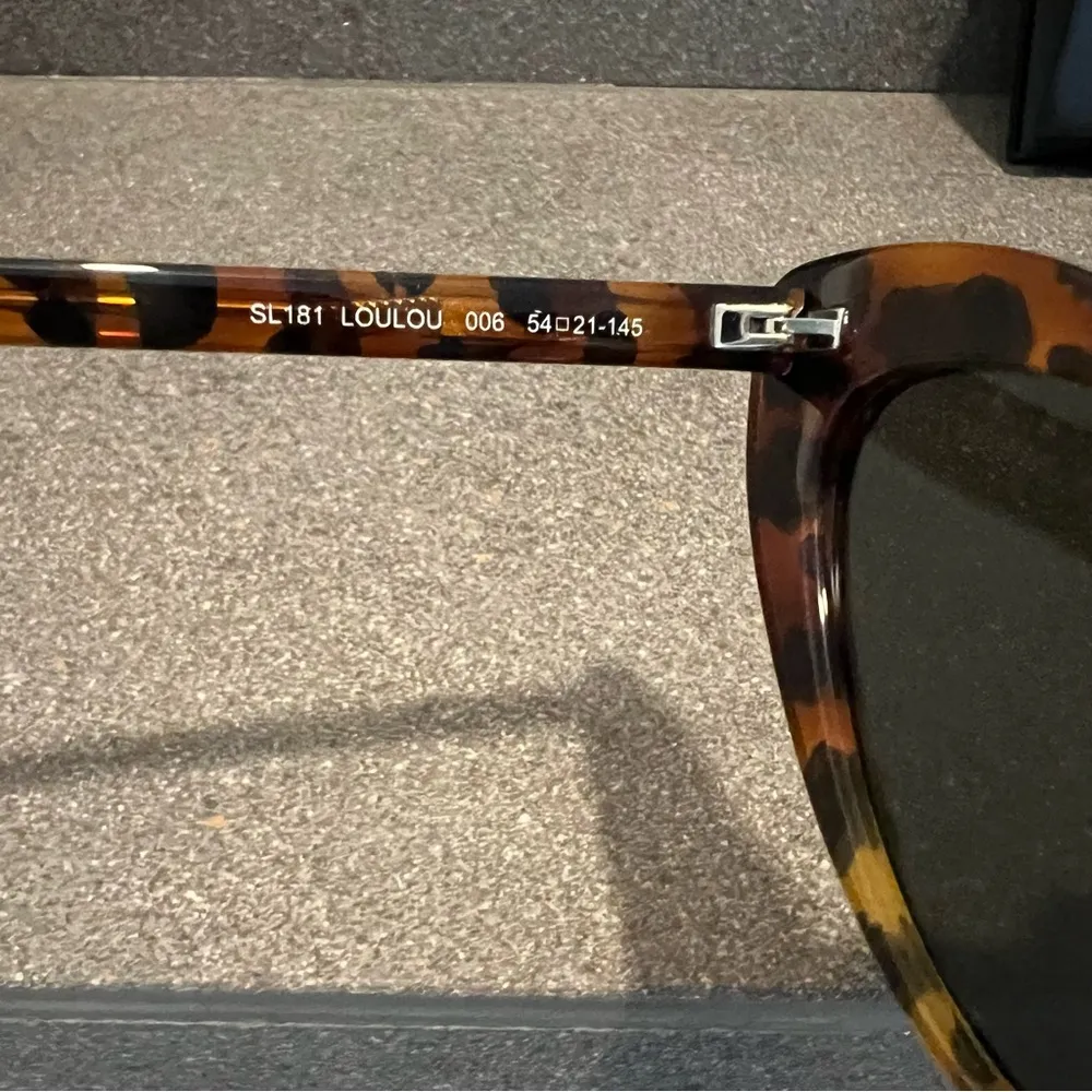 SAINT LAURENT 54MM Heart Shape Cat Eye Tortoise Sunglasses in HAVANA, NEW - Image 12