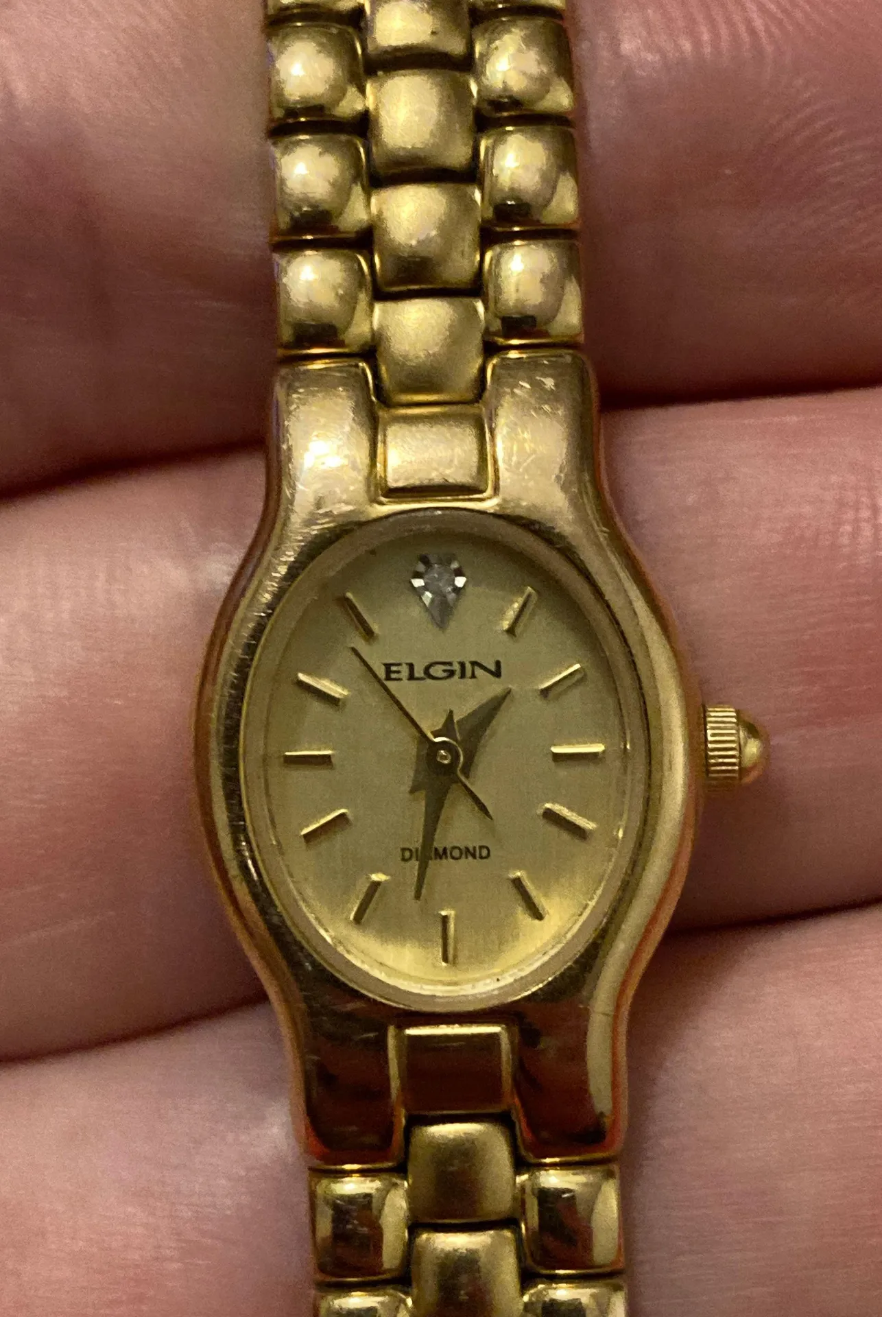 Women’s gold plated stainless steel genuine diamond dial quartz ELGIN watch! - Image 8