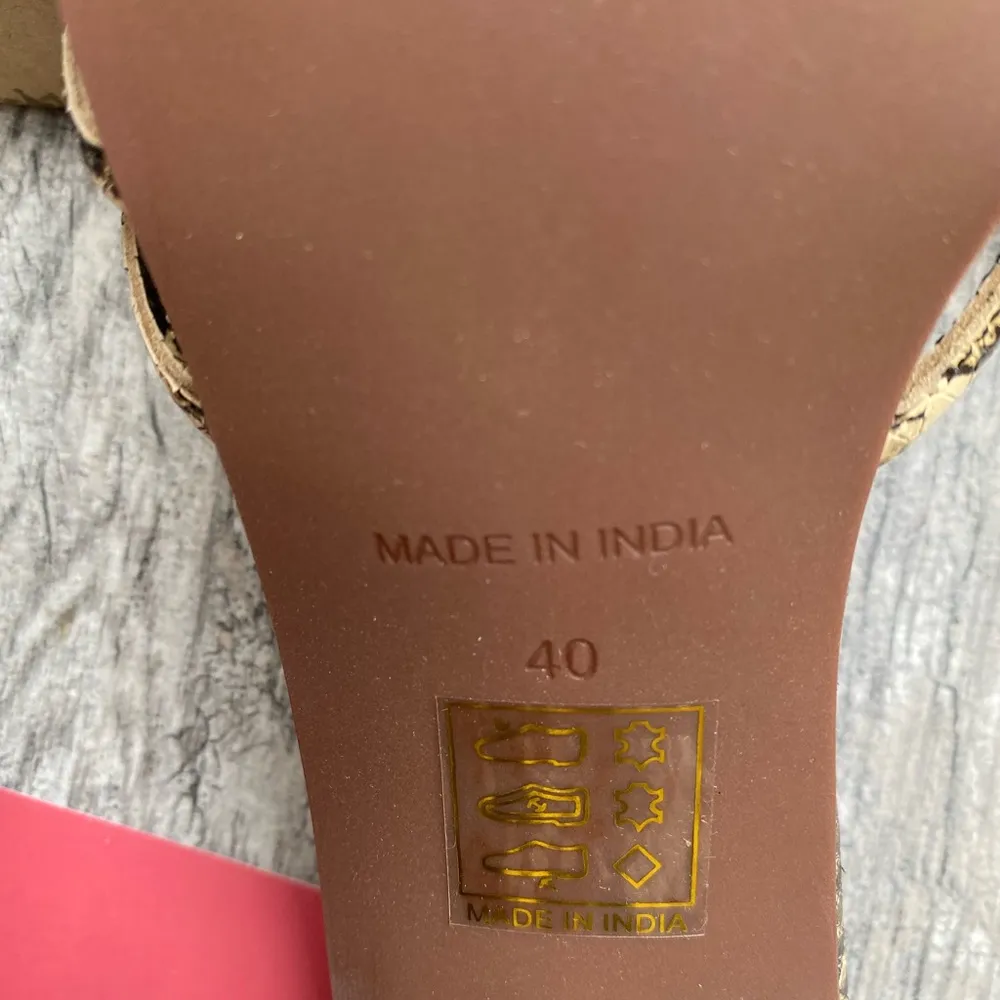 Free People slip on block heel snake print sandal size US 9 - Image 7