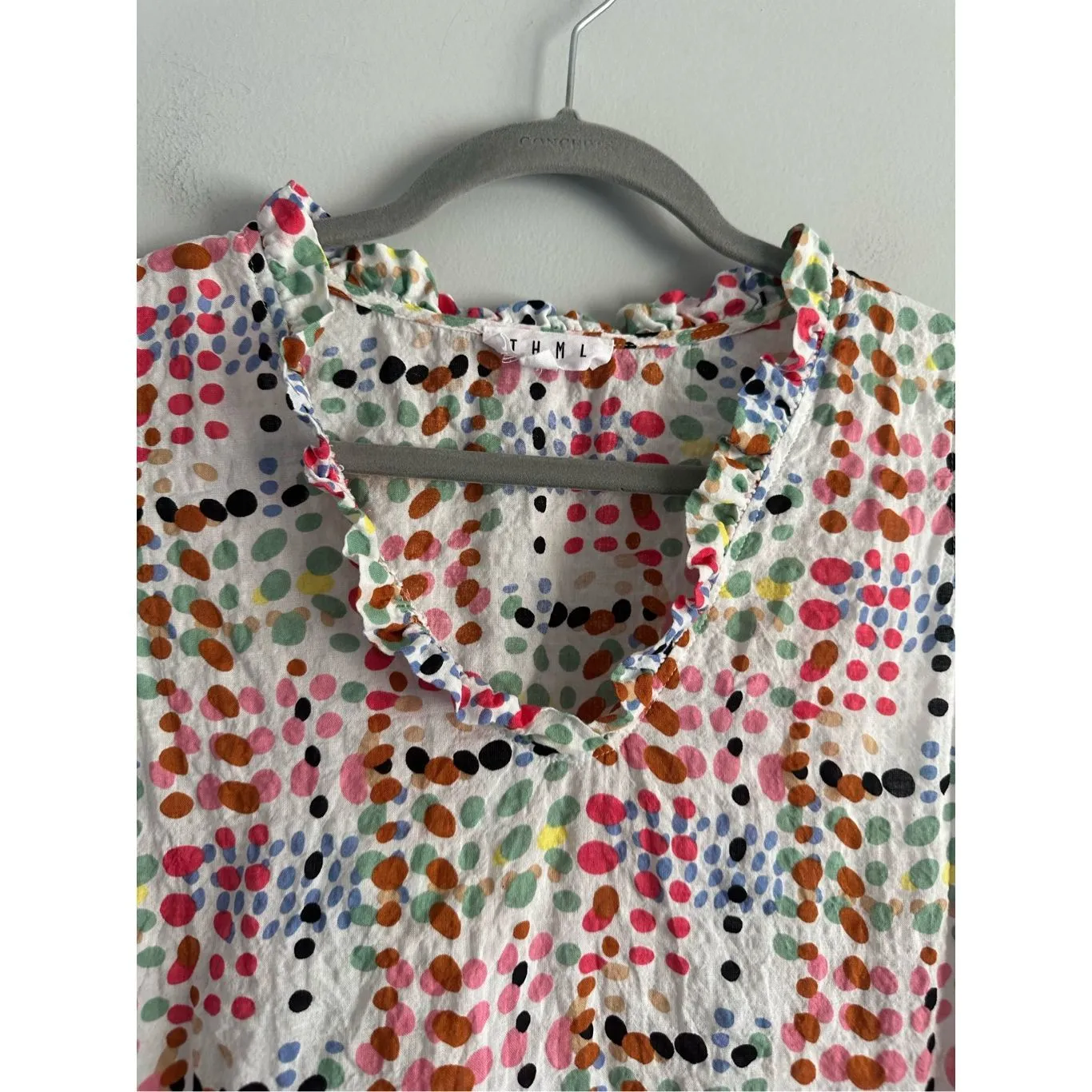 anthropologie THML Muiticolor Polka Dot Sieeveless Ruffle Top Size Medium - Image 5