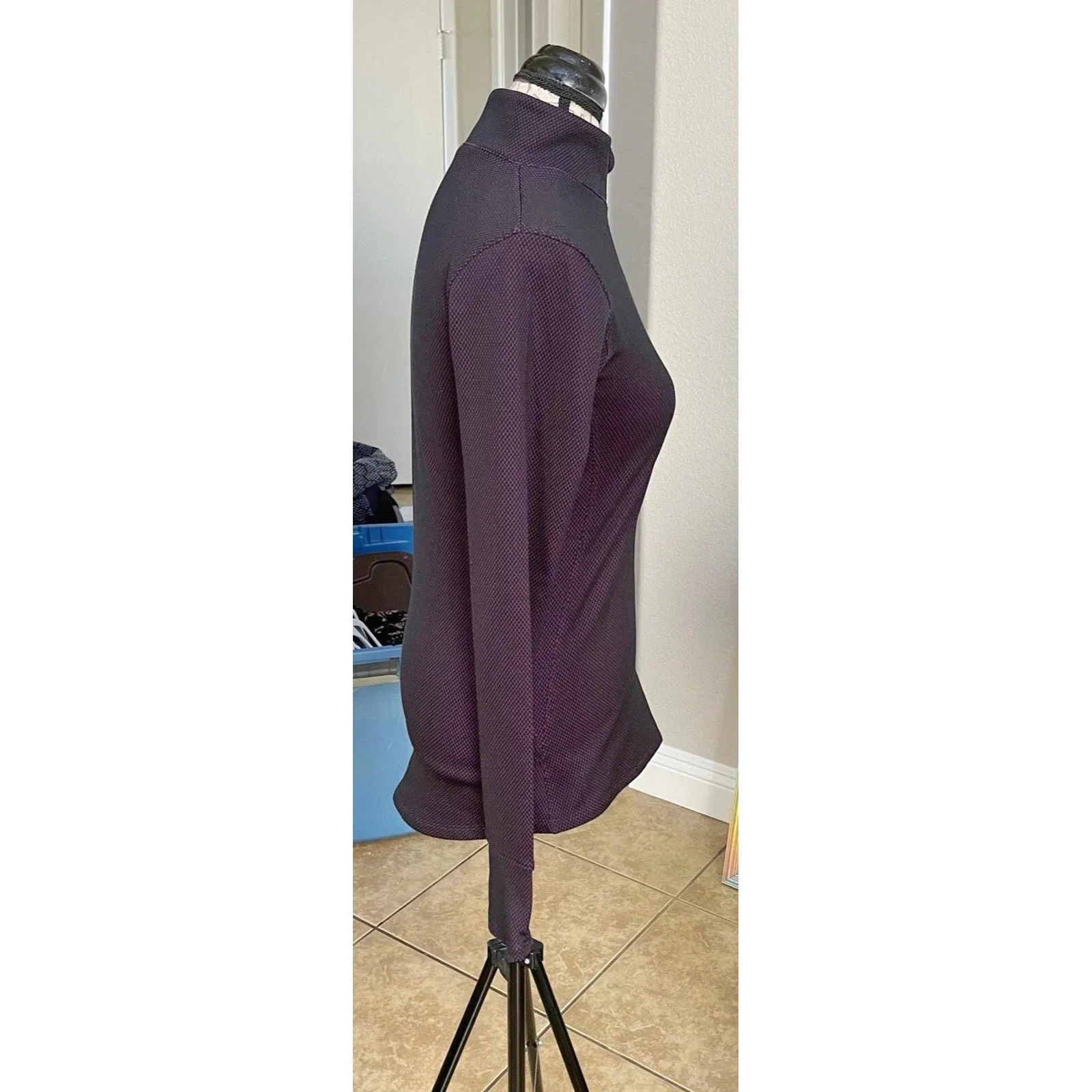 Under Armour Womens Top Small Activewear Gym Training Running Crossfit Jogging Purple - Image 6