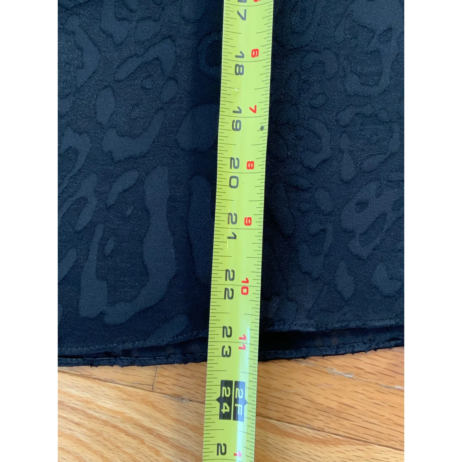 Waverly Grey Leopard Print Black Blouse NWT size‎ small - Image 7