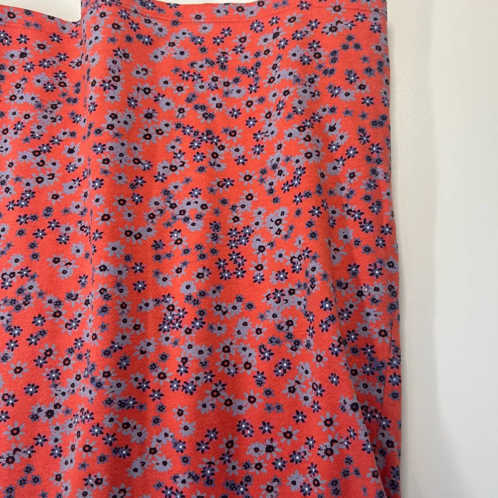 Gap pullover women . Size S . Used in good condition. 60% cotton and 40% modal. - Image 4