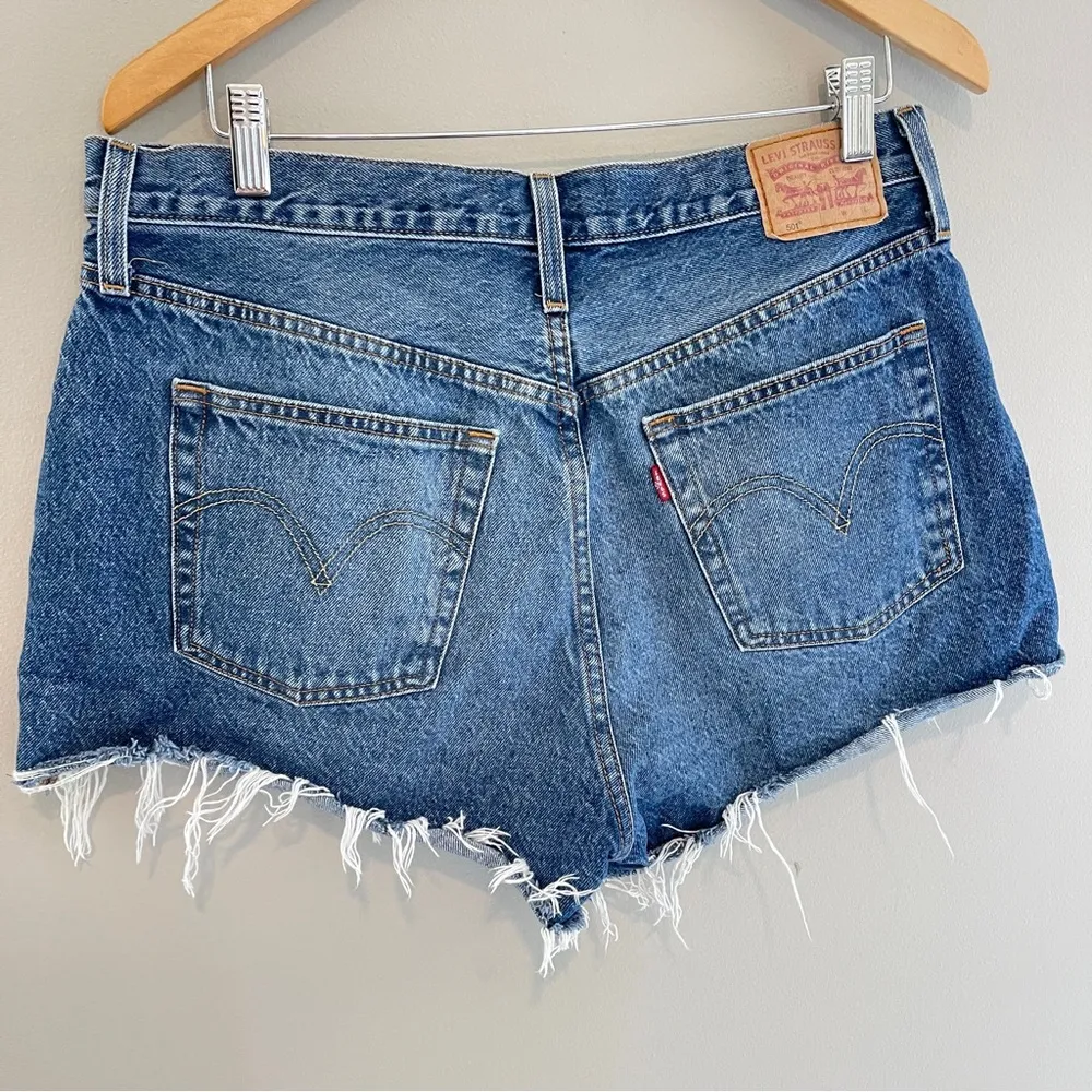 Levi’s 501 Cut Off Denim Shorts Size 33 - Image 5