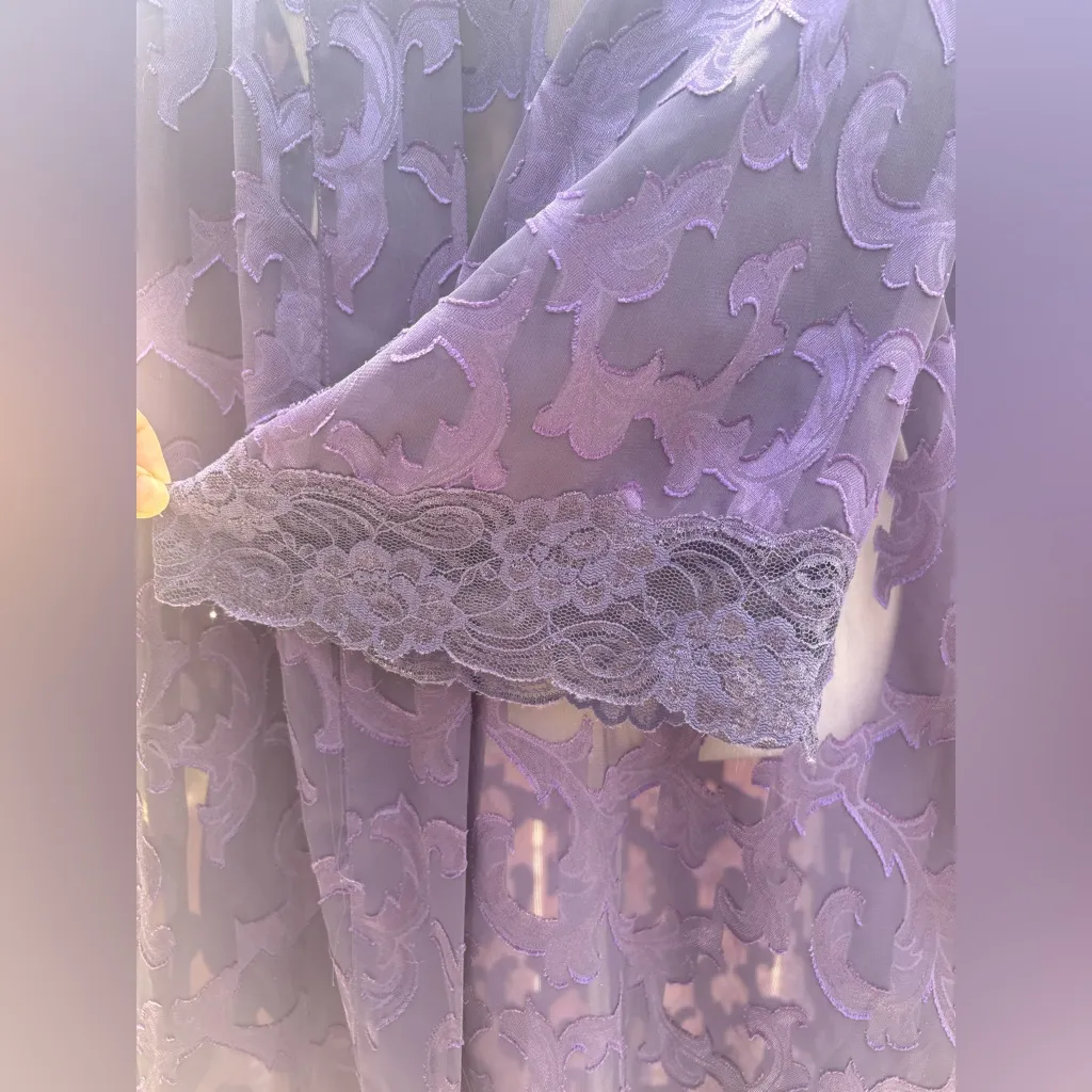 Victoria’s Secret Gold Crown Label Purple Lace Devore Duster Robe Size Medium - Image 5