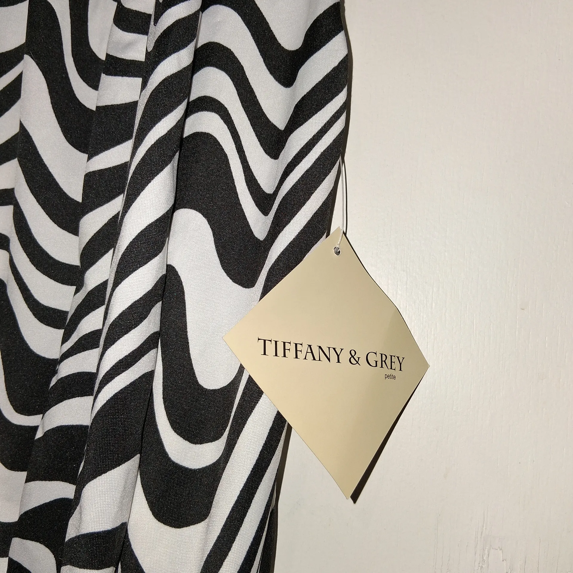 Tiffany & Grey  Black and White A-Line Skirt Size S - Image 4