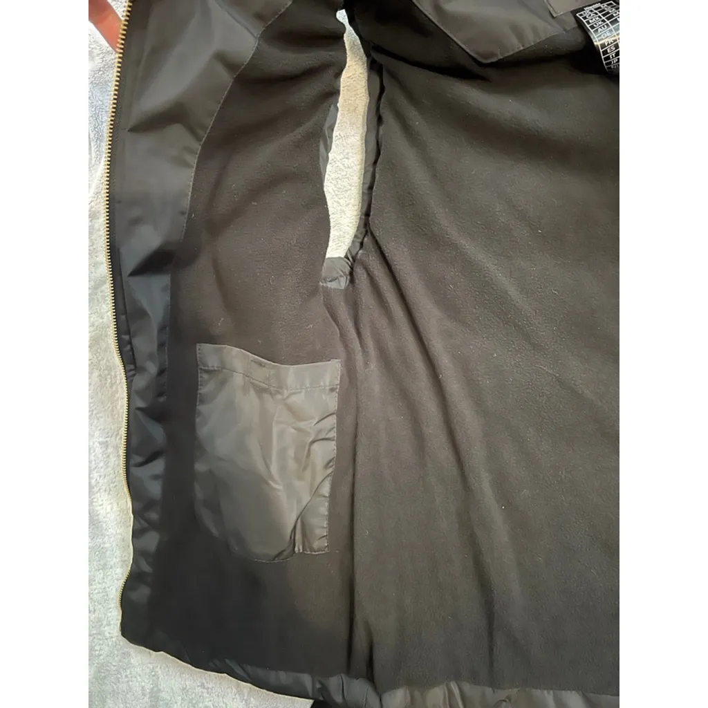 Women's Wantdo Black Puffer Vest with Gold Zippers M Size M - Image 10