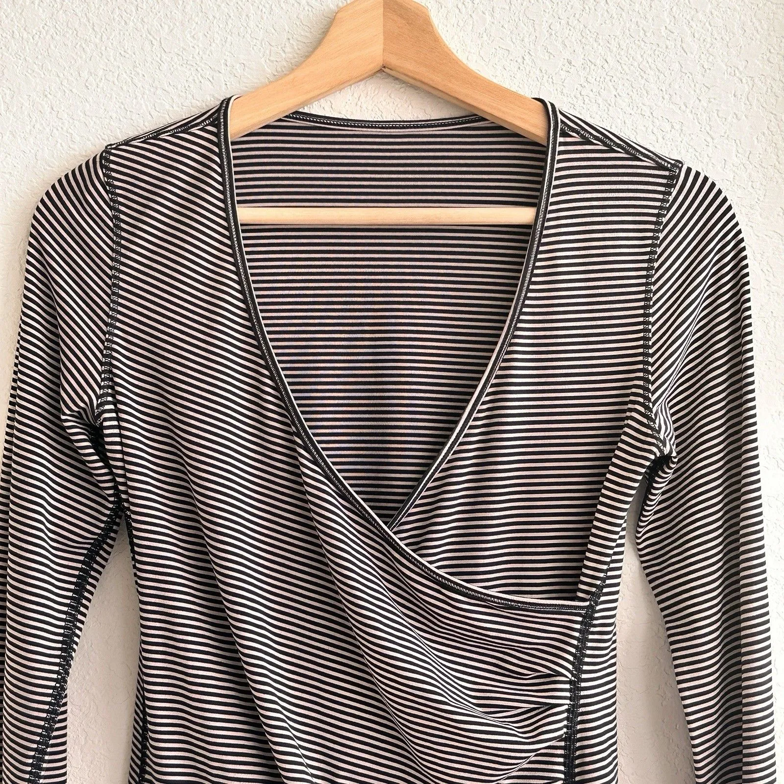 Lululemon The Sunset Salutation Long Sleeve Wrap Striped Top Size 4 - Image 4