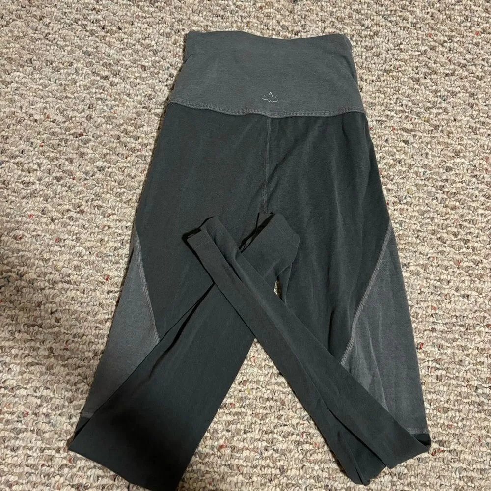 Beyond Yoga Next Color Block Gray Leggings- Size Small - Image 9