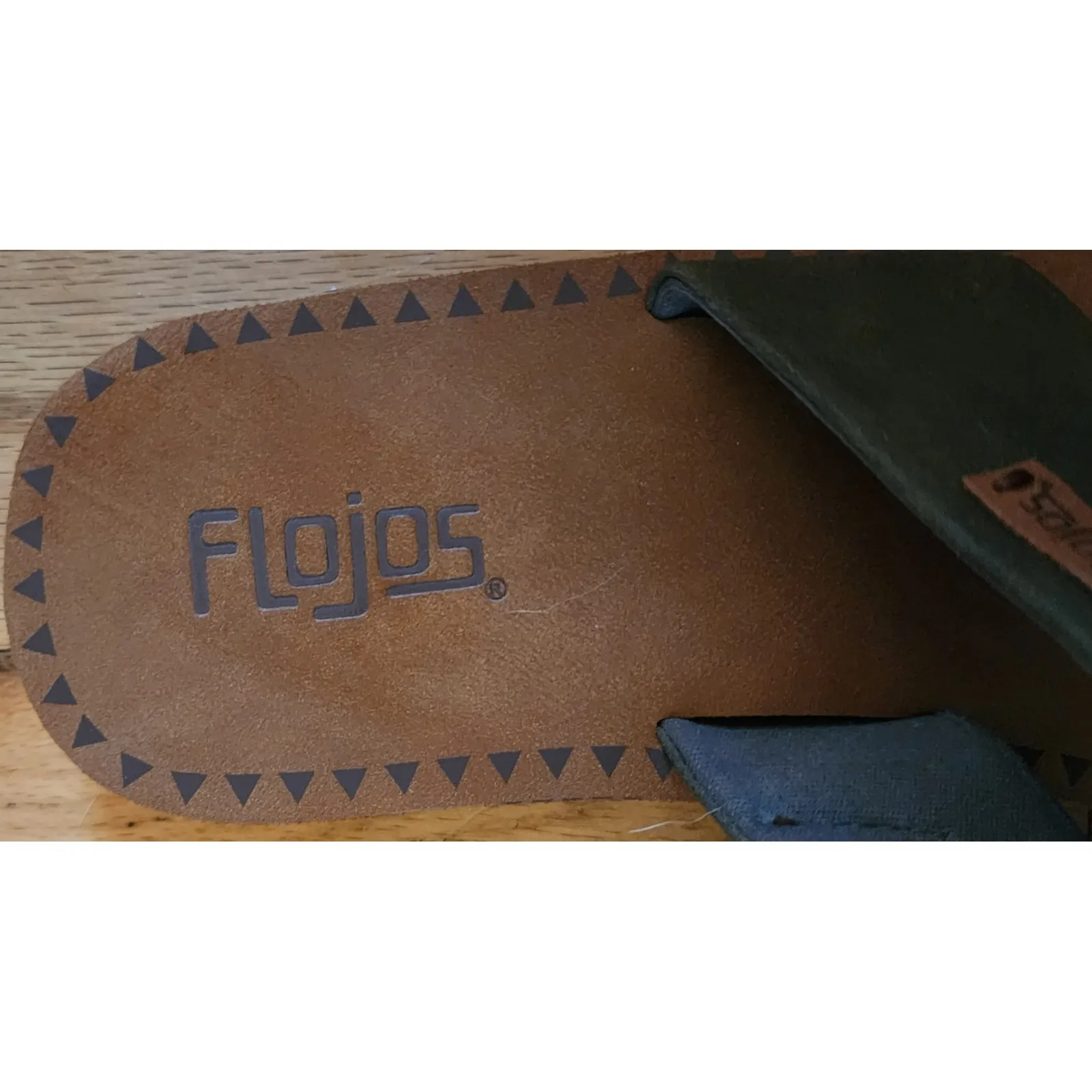 Flojos Women's Flip Flop Sandals Tan Green Thong Strap Casual Comfort Size 10 Brown - Image 2