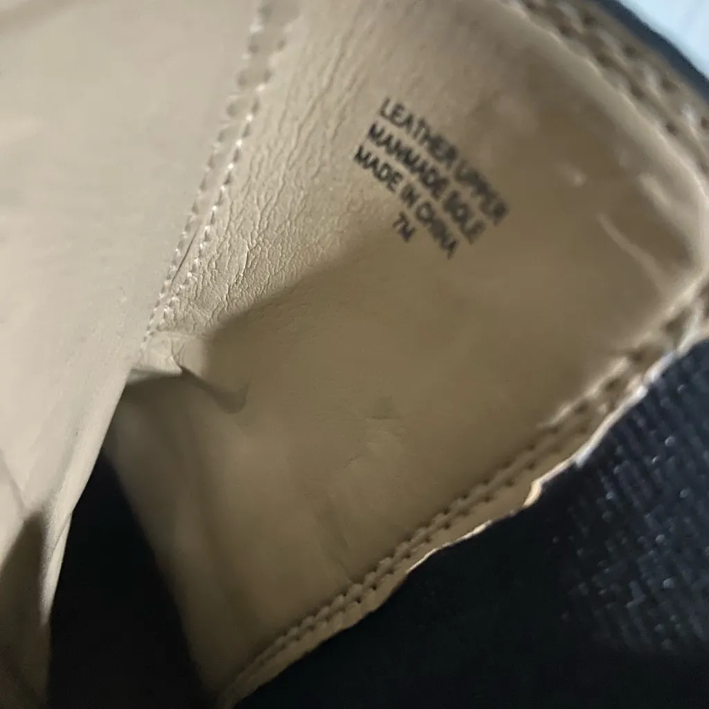 Elegant Black Suede Ankle Boots Ann Taylor - Image 4