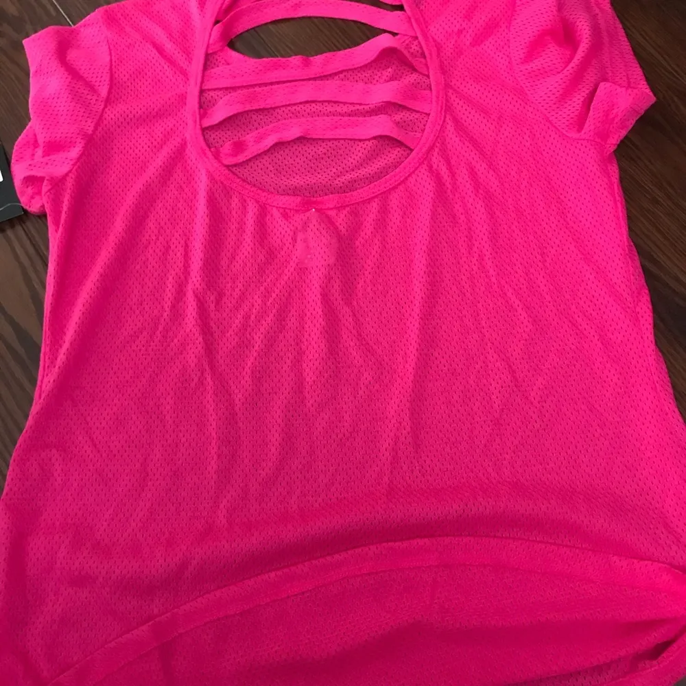 Women’s Hot pink mesh shirt Size L - Image 2