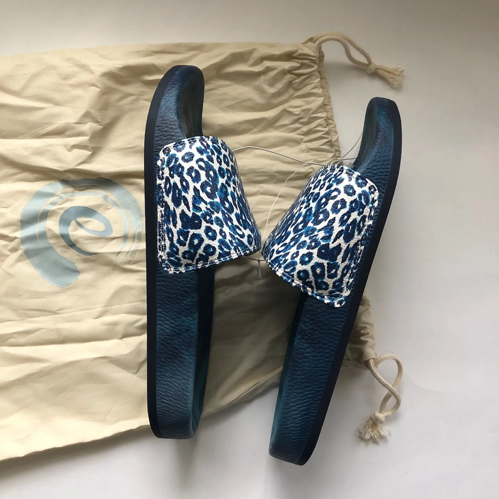 NWOB Johnny Was Calme Sandals Slides in Blue and White Size 7 - Image 2