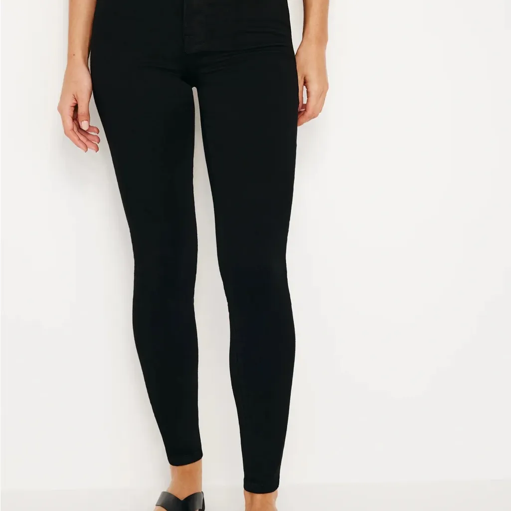 NWT GOOD AMERICAN - Black Good Legs Skinny Jeans - $129 - Size 4 - Image 4