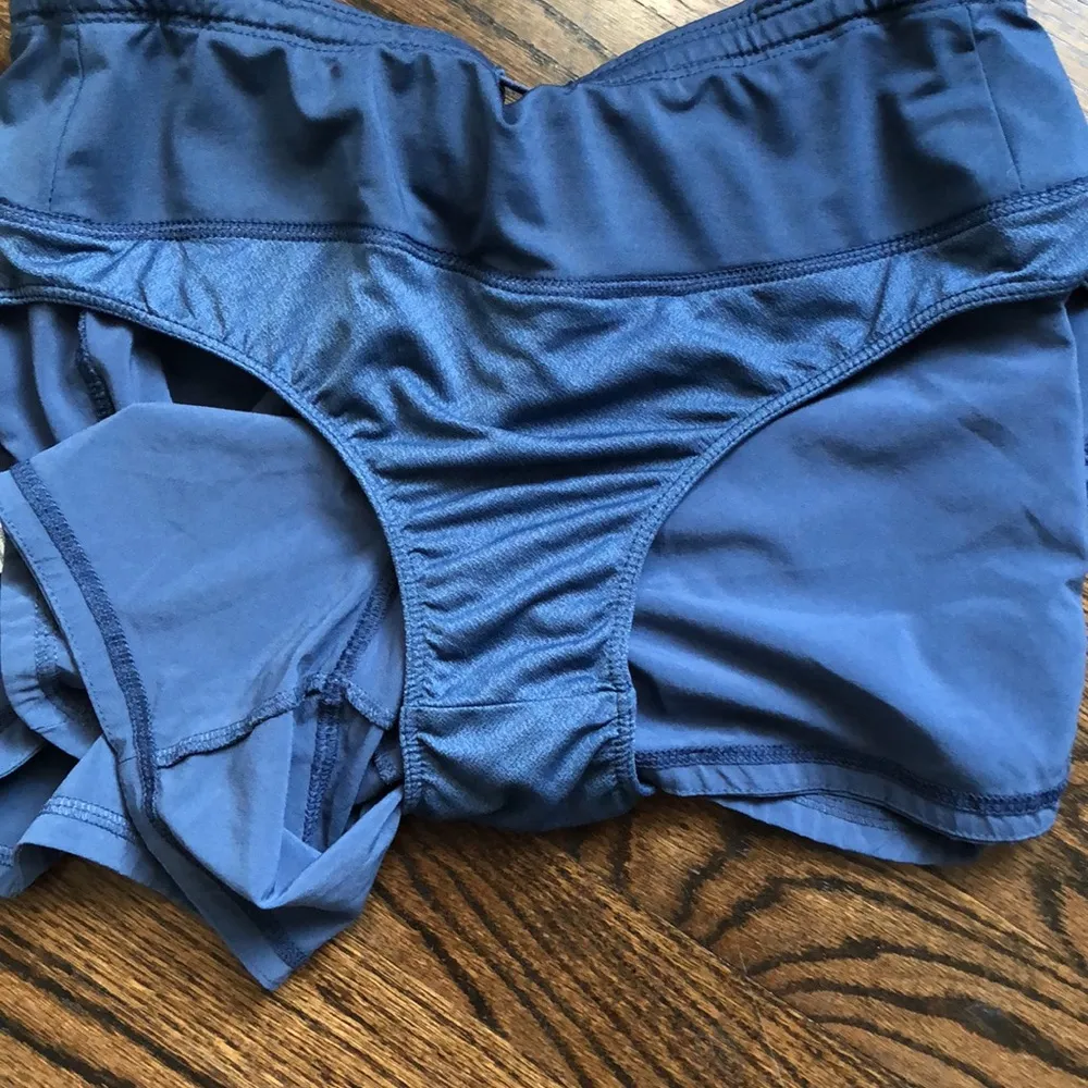 Athleta excellent condition running shorts - Image 8