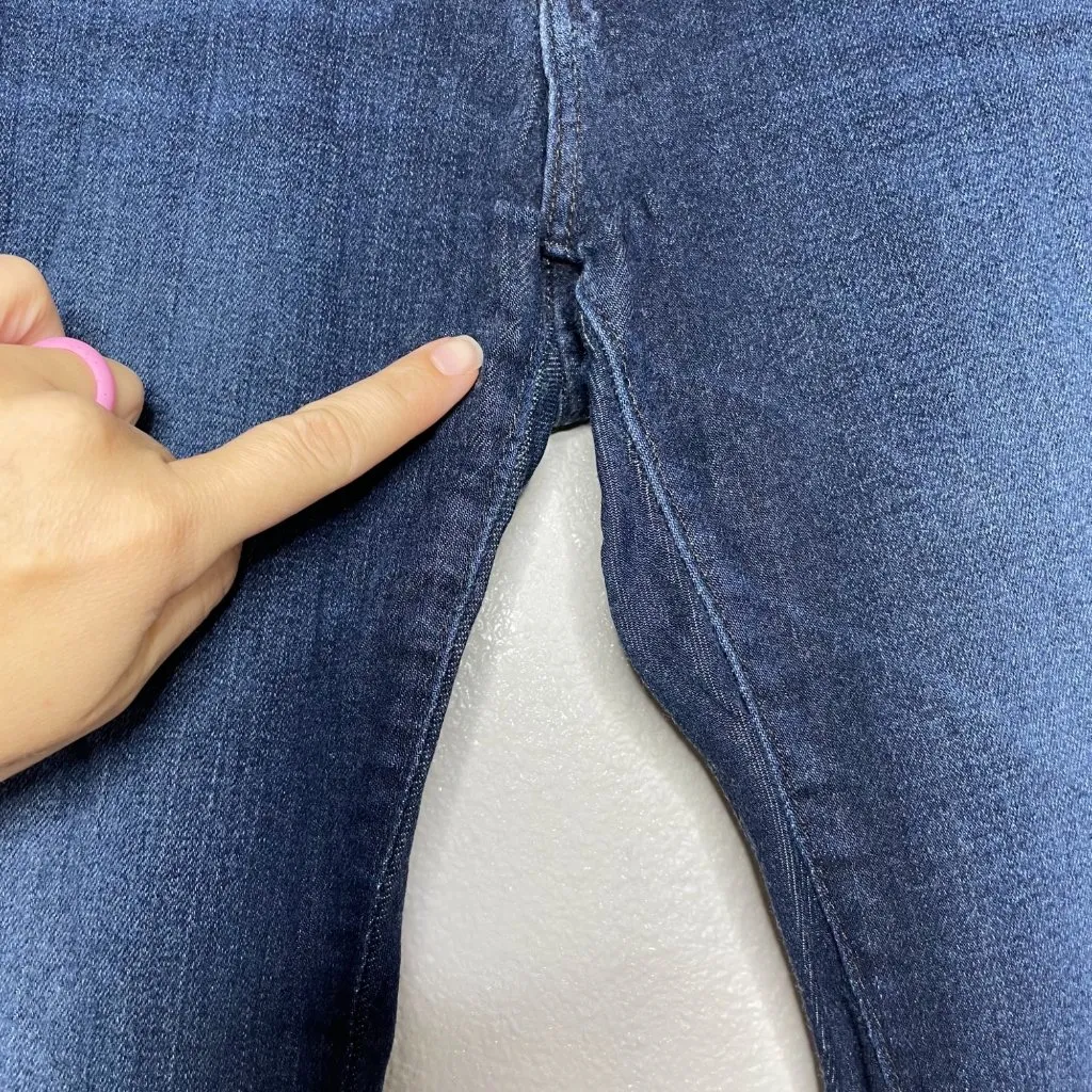 AG Adriano Goldschmied The Leggings Size 27 Super Skinny Jeans Dark Wash - Image 4