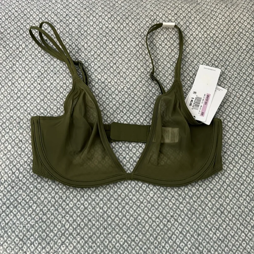 Calvin Klein Women's Sheer Marquisette Unlined Plunge Bra QF6727 -Napa - Image 4