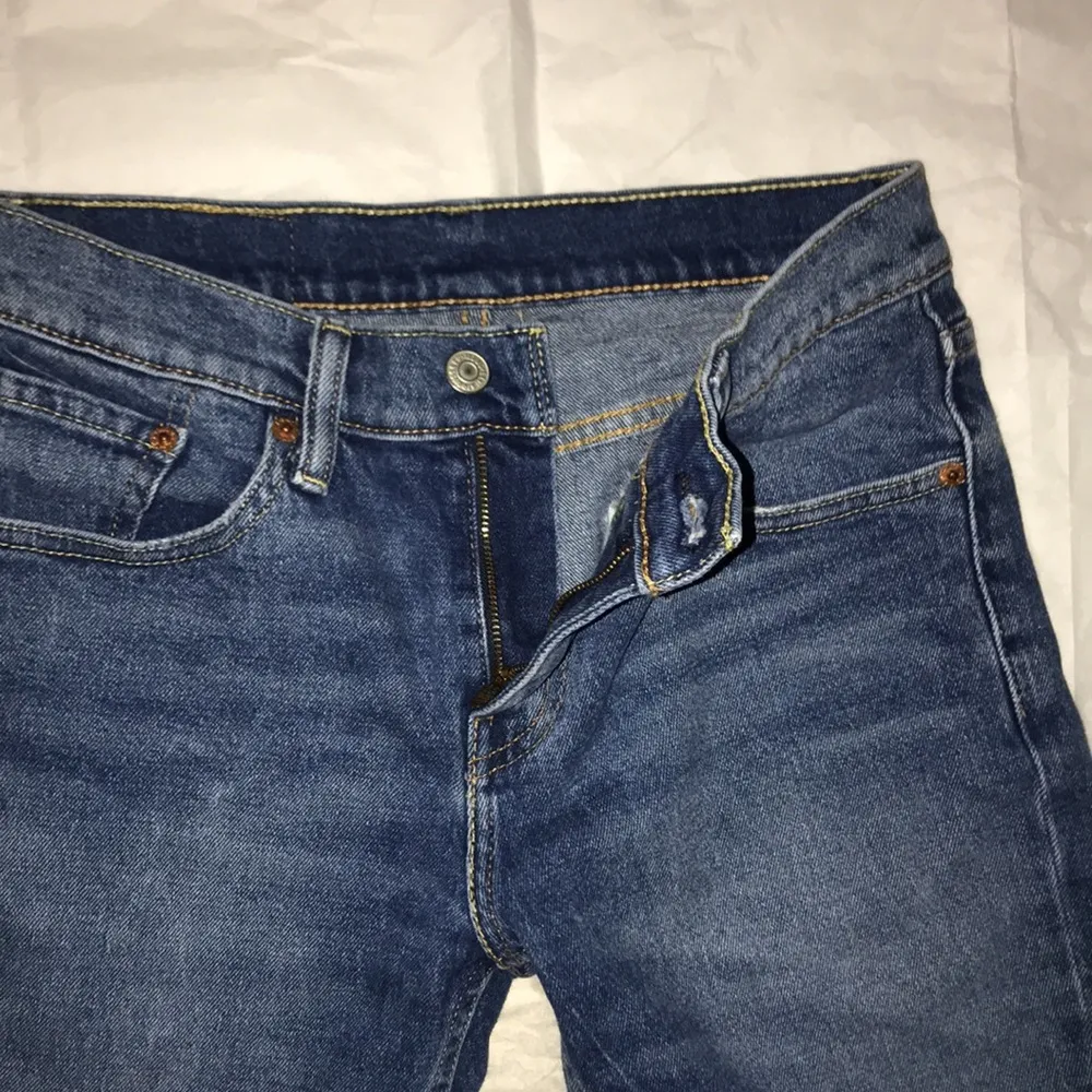 Distressed hem - Levi’s 511 Shorts Bermuda Sz 29 - Image 6