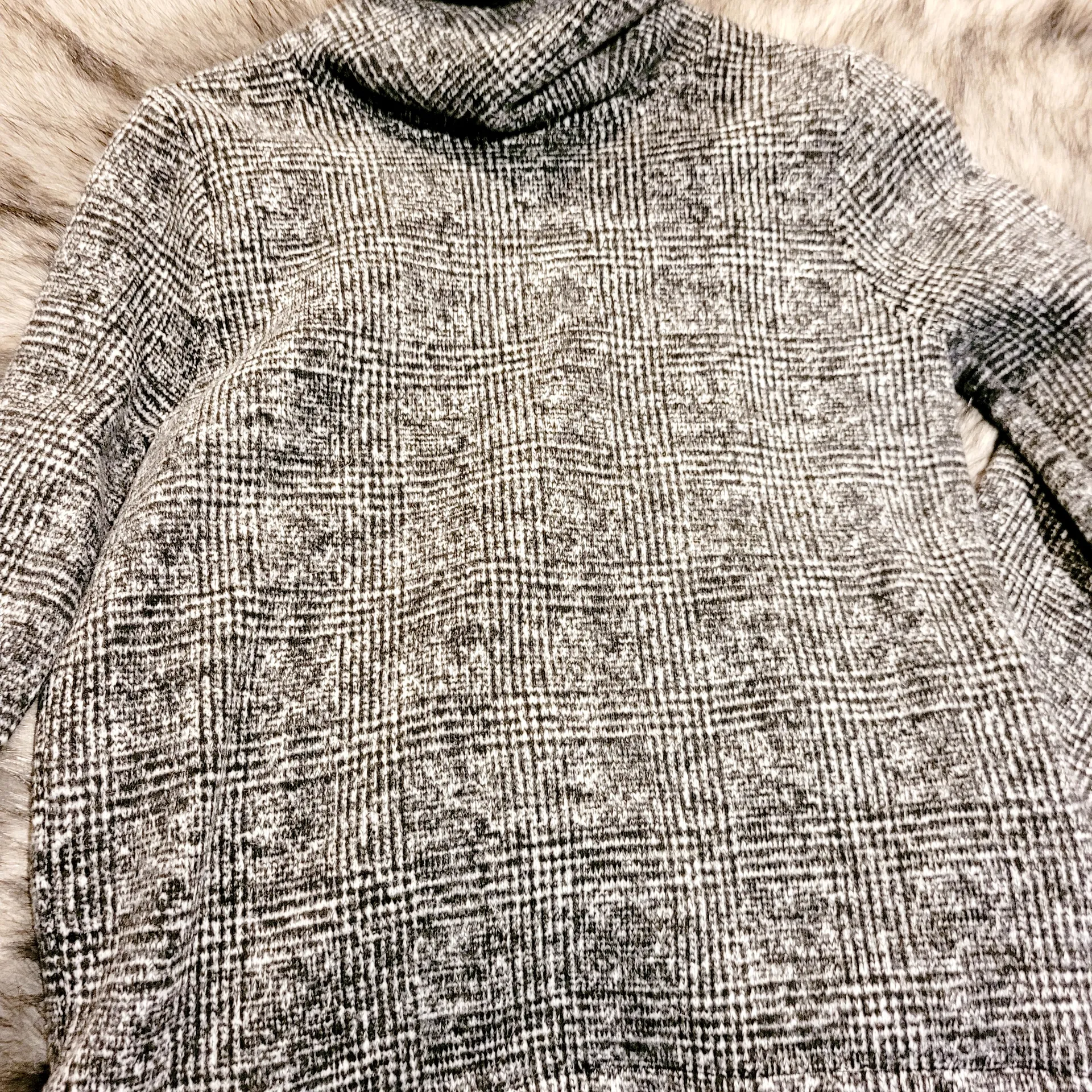 J. Crew Black and White Turtle Nevk Sweatshirt - Image 2