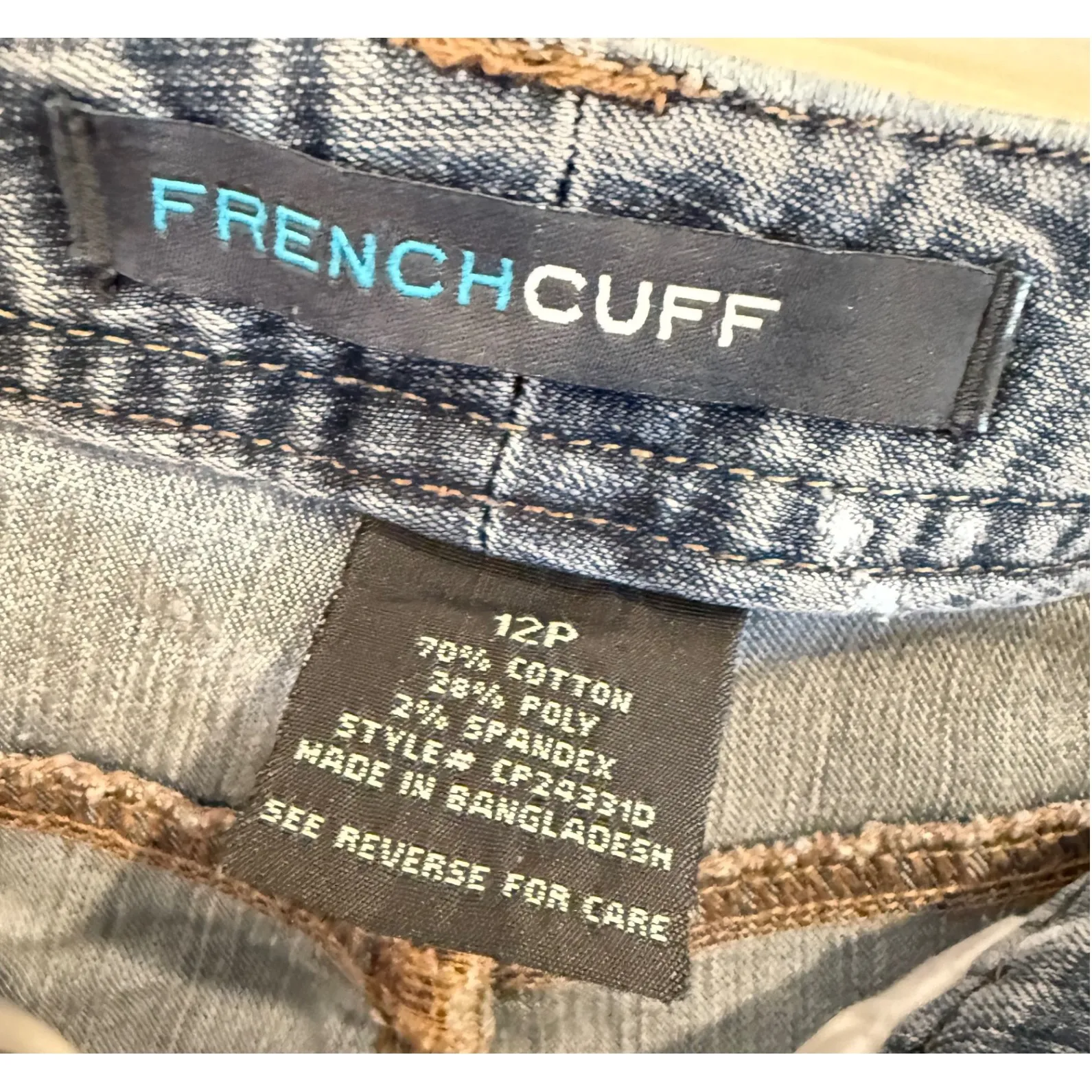 French Cuff Women's Jeans‎ Size 12P Blue Denim Rhinestone Embellished Pockets - Image 3