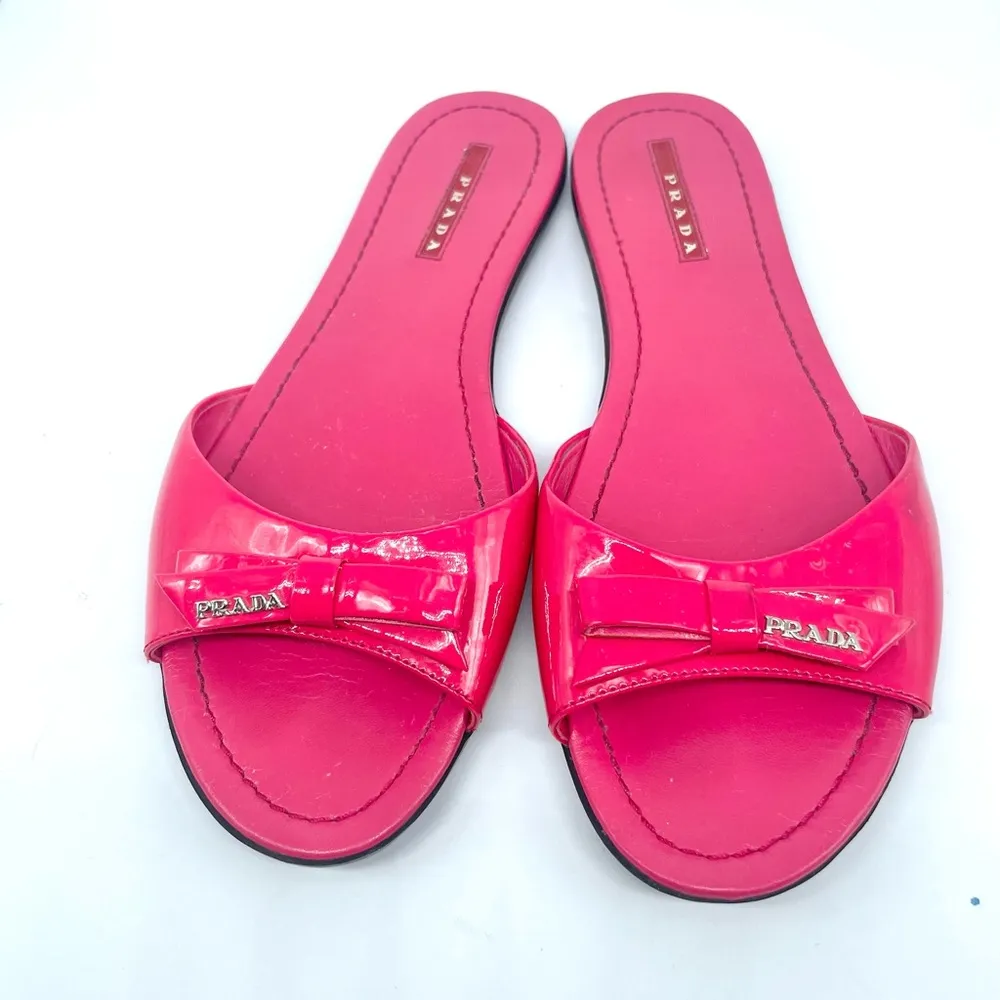 Prada Fuschia Pink  Patent Leather Logo Bow Slide Sandal flat EU 39 - Image 2