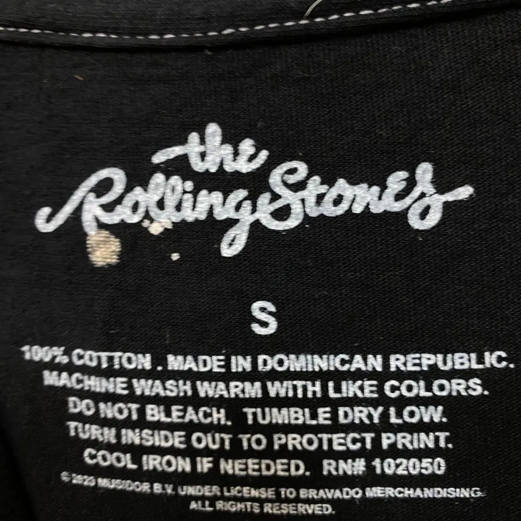 The Rolling Stones Bleach Dye Hot Lips Tshirt Size Small - Image 4