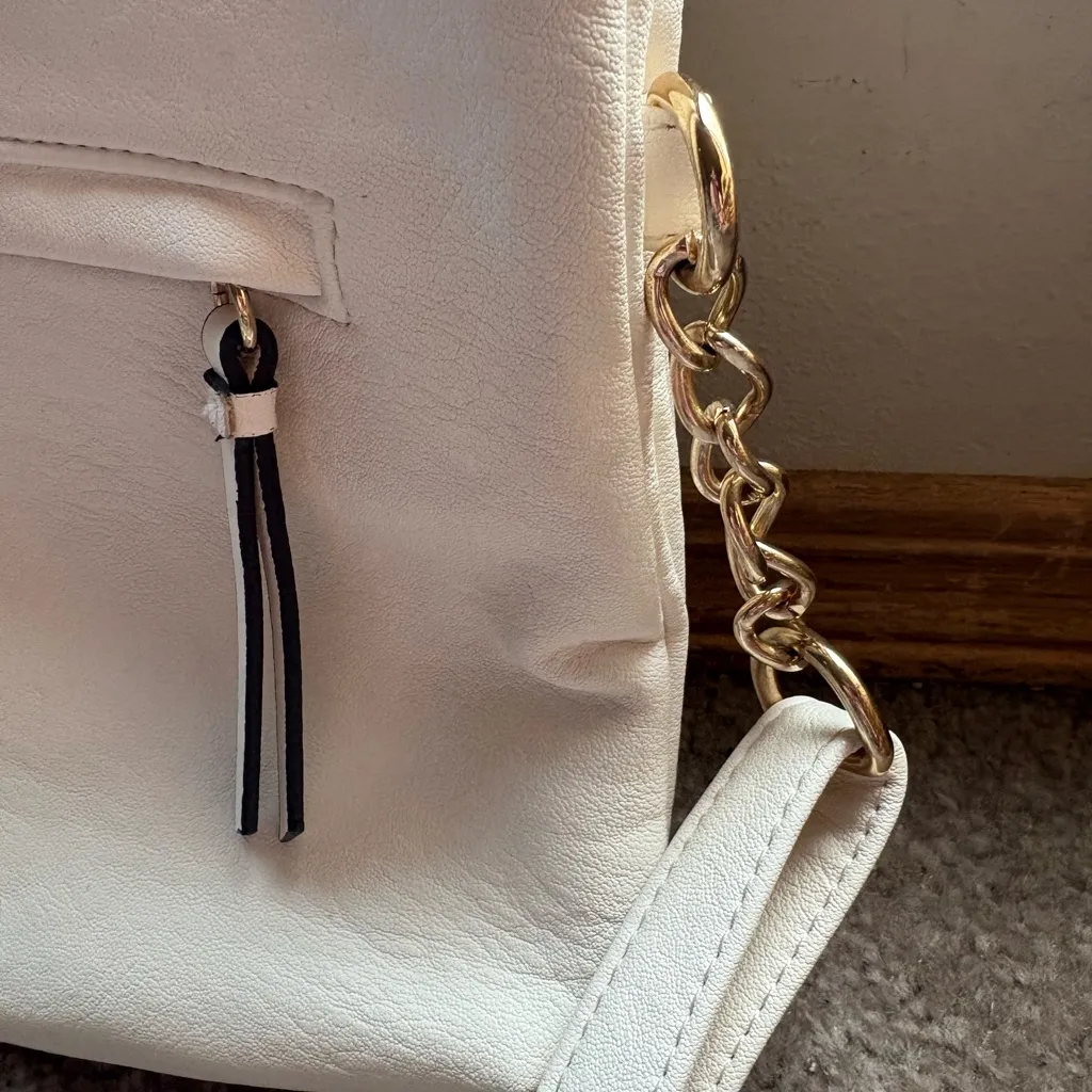 White Faux Leather Crossbody Bag Jessica Simpson Gold Chain Accent - Image 3