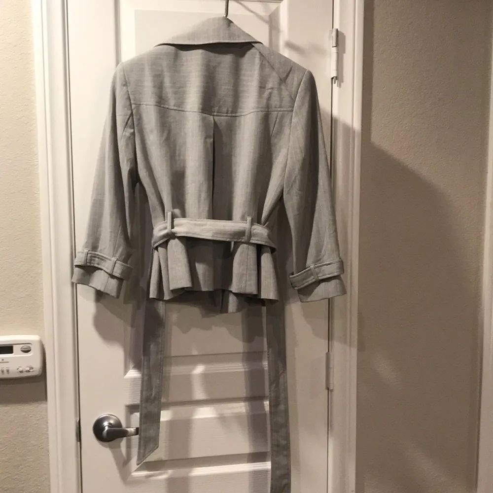 Sharagano Suits Gray Pinstriped Suit Set Belted Jacket Size 4 EUC - Image 6