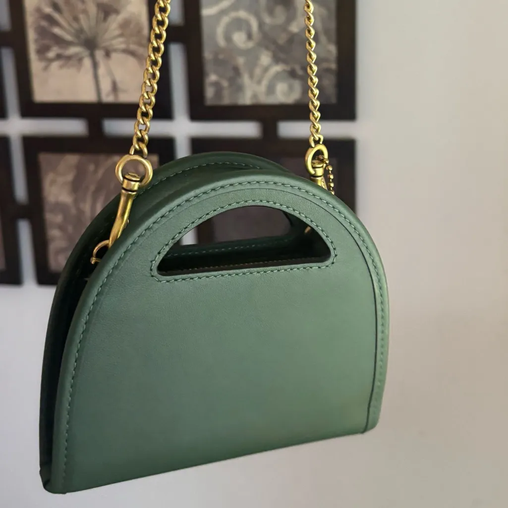 Authentic COACH 1941  Glovetanned leather Chain Shoulder Bag/Wallet/clutch - Image 11