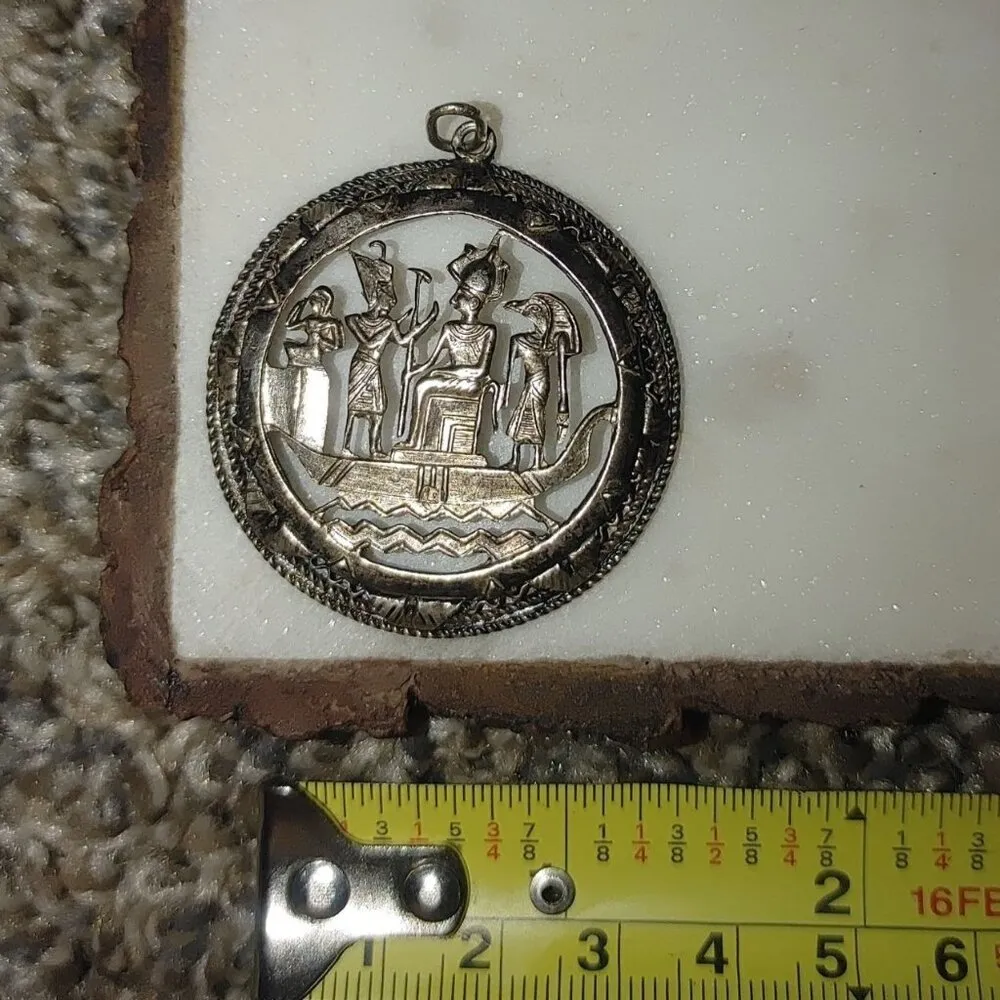 Egyptian Storyteller Round 925 Sterling Silver Vintage with Rope Chain - Image 16