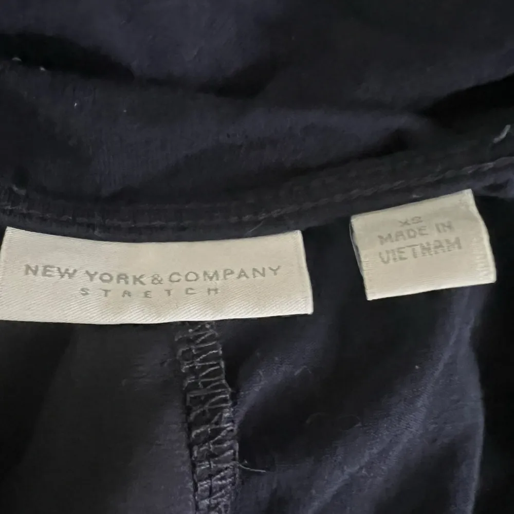 NY & Co Sleeveless Blouse Top XS Black Zip‎ Front Career Casual Tank - Image 4