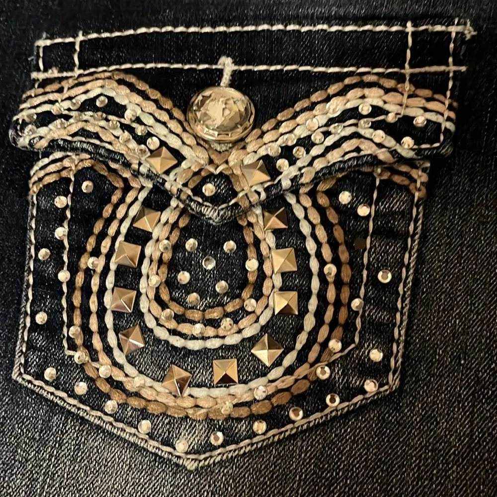 Cato bejeweled denim Bermuda shorts size 8 - Image 8