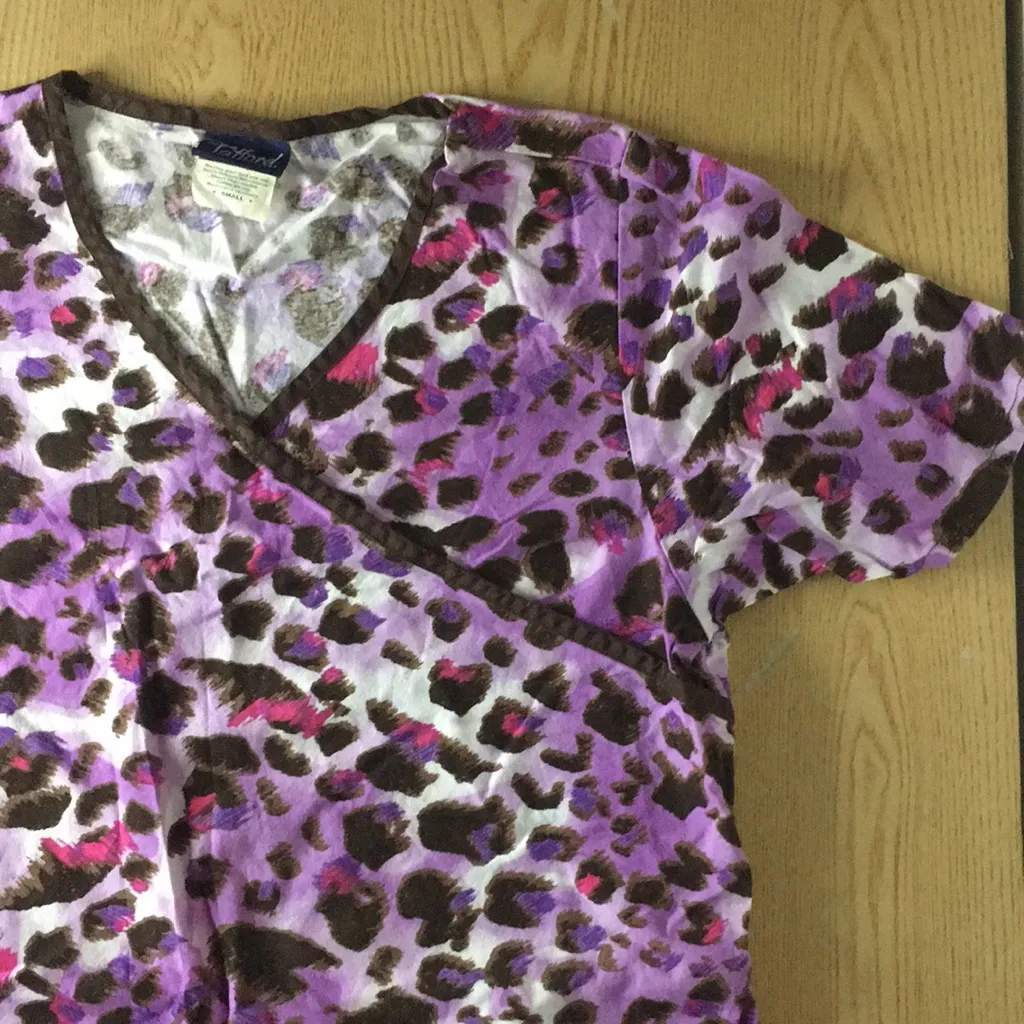 New Animal Print Scrub Top 2 Pockets Cotton Small Purple - Image 2