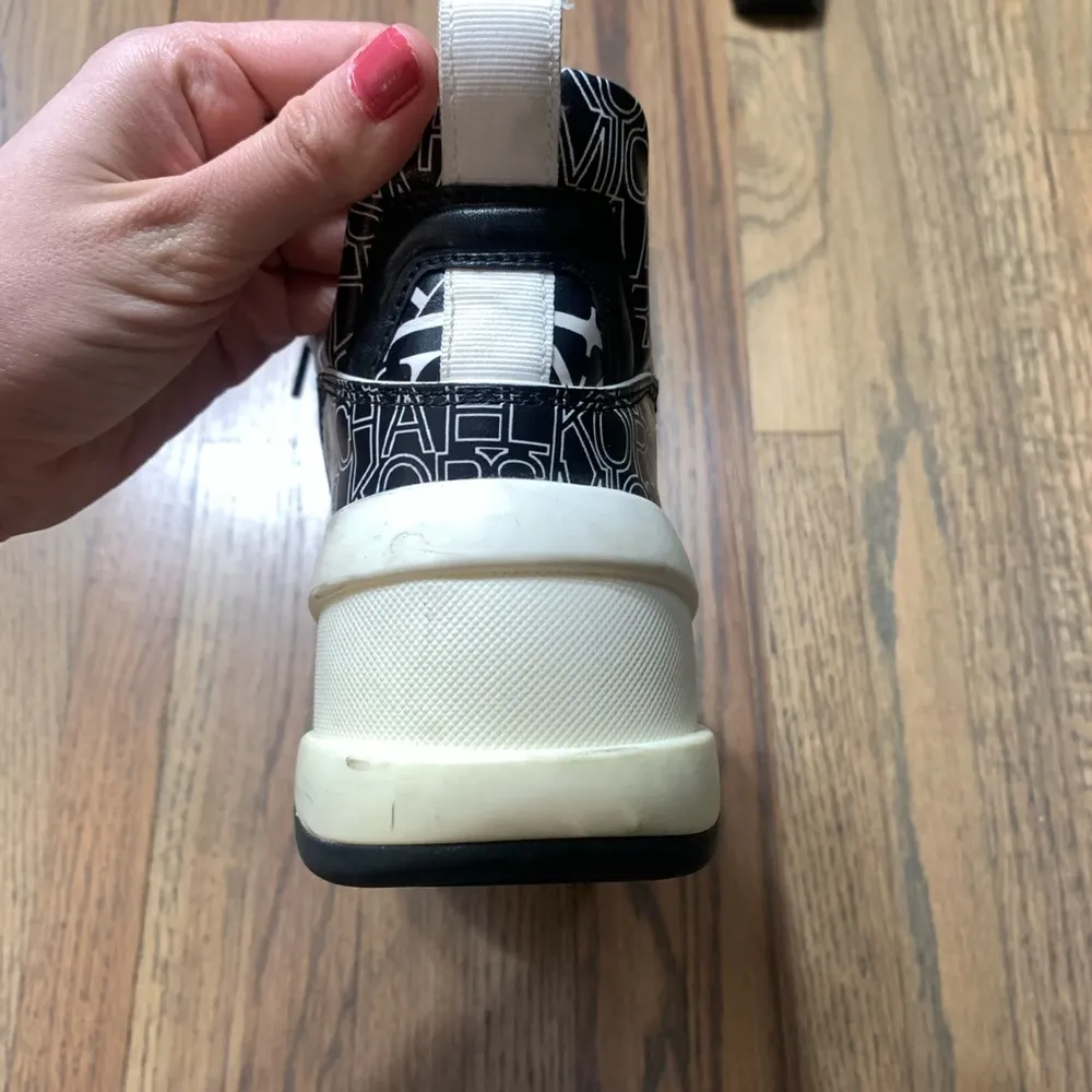 Michael Kors olympia leather and mixed logo print trainer - Image 10