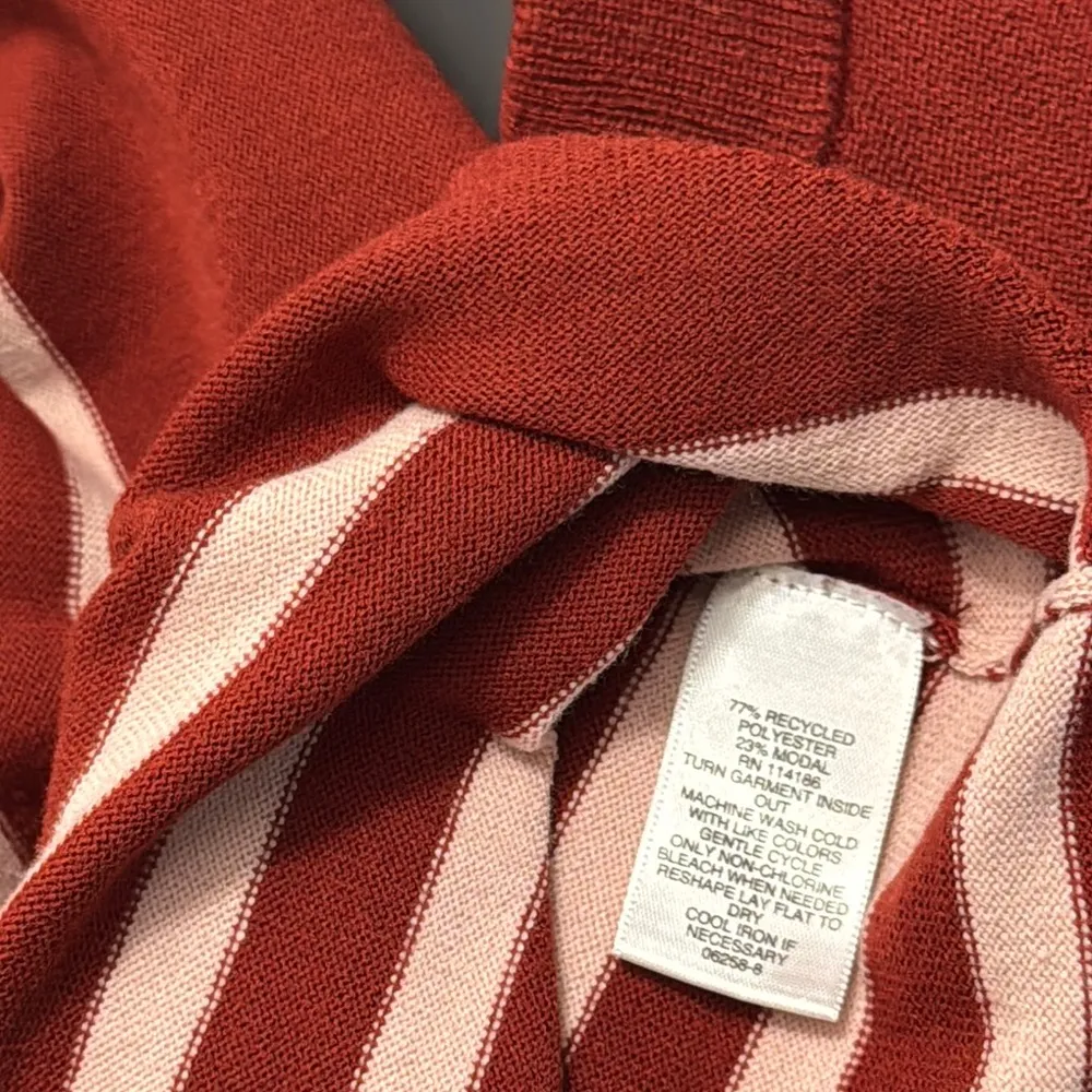 Liz Claiborne Red and Pink Striped Sweater - Image 7