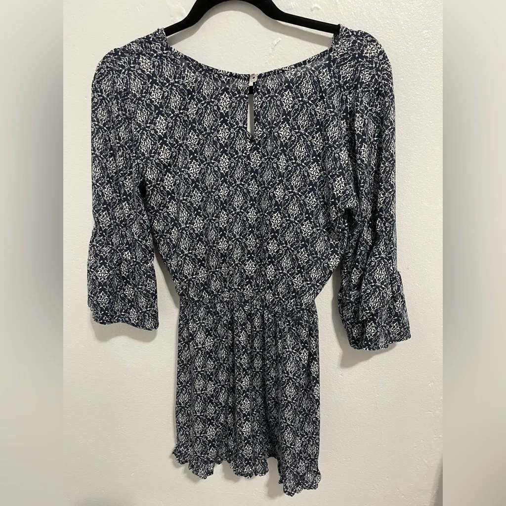 Gently Worn Abercrombie and Fitch XS Bell-sleeve Romper - Image 4