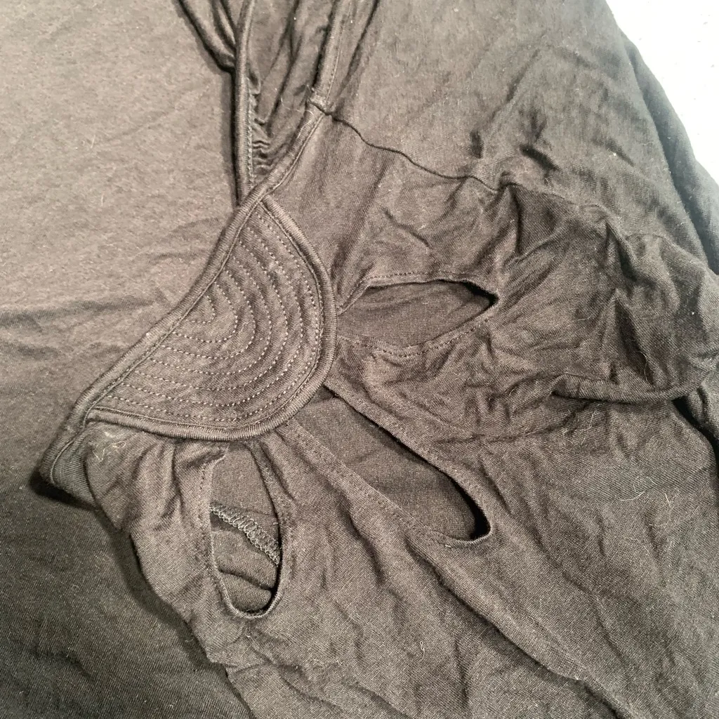 Senior Black Women's Top shoulder cut outs 2x - Image 7