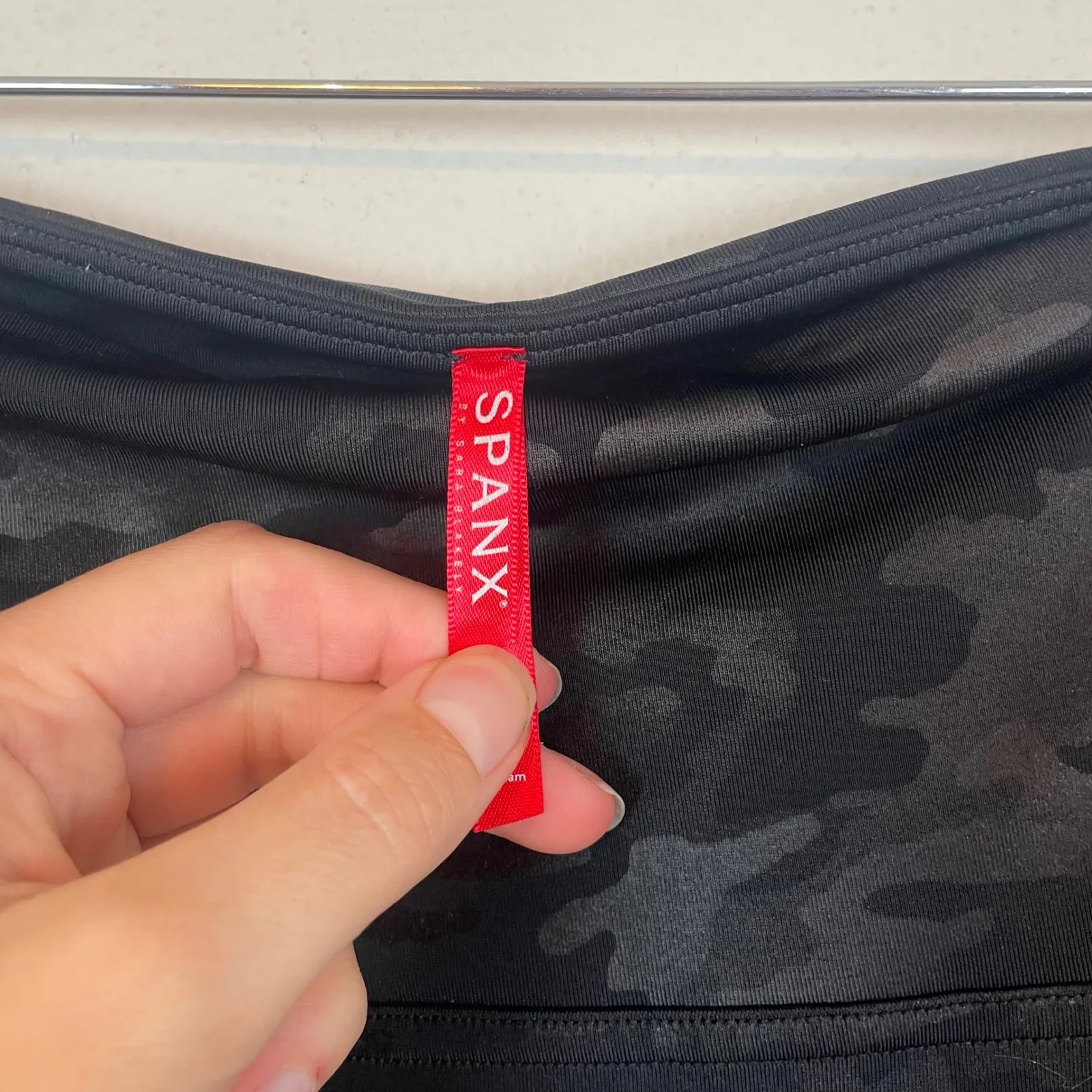 SPANX High Waisted Look at Me Now Seamless Leggings Black Camo‎ Size Large L - Image 5